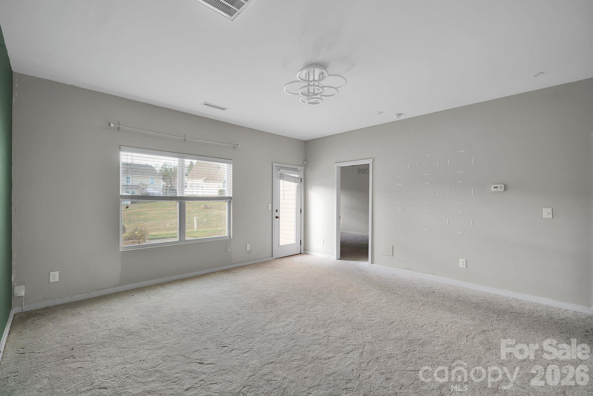 433 Battery Circle — Clover