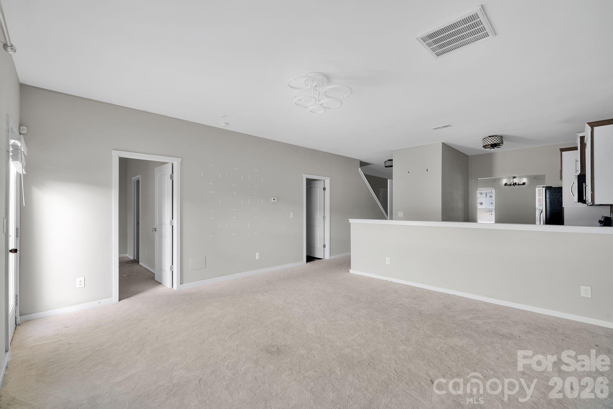 433 Battery Circle — Clover