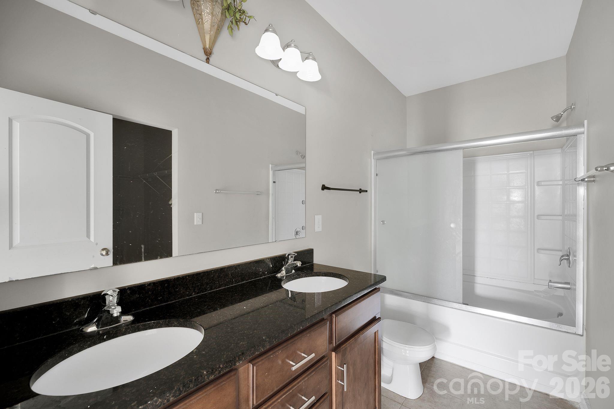 433 Battery Circle — Clover