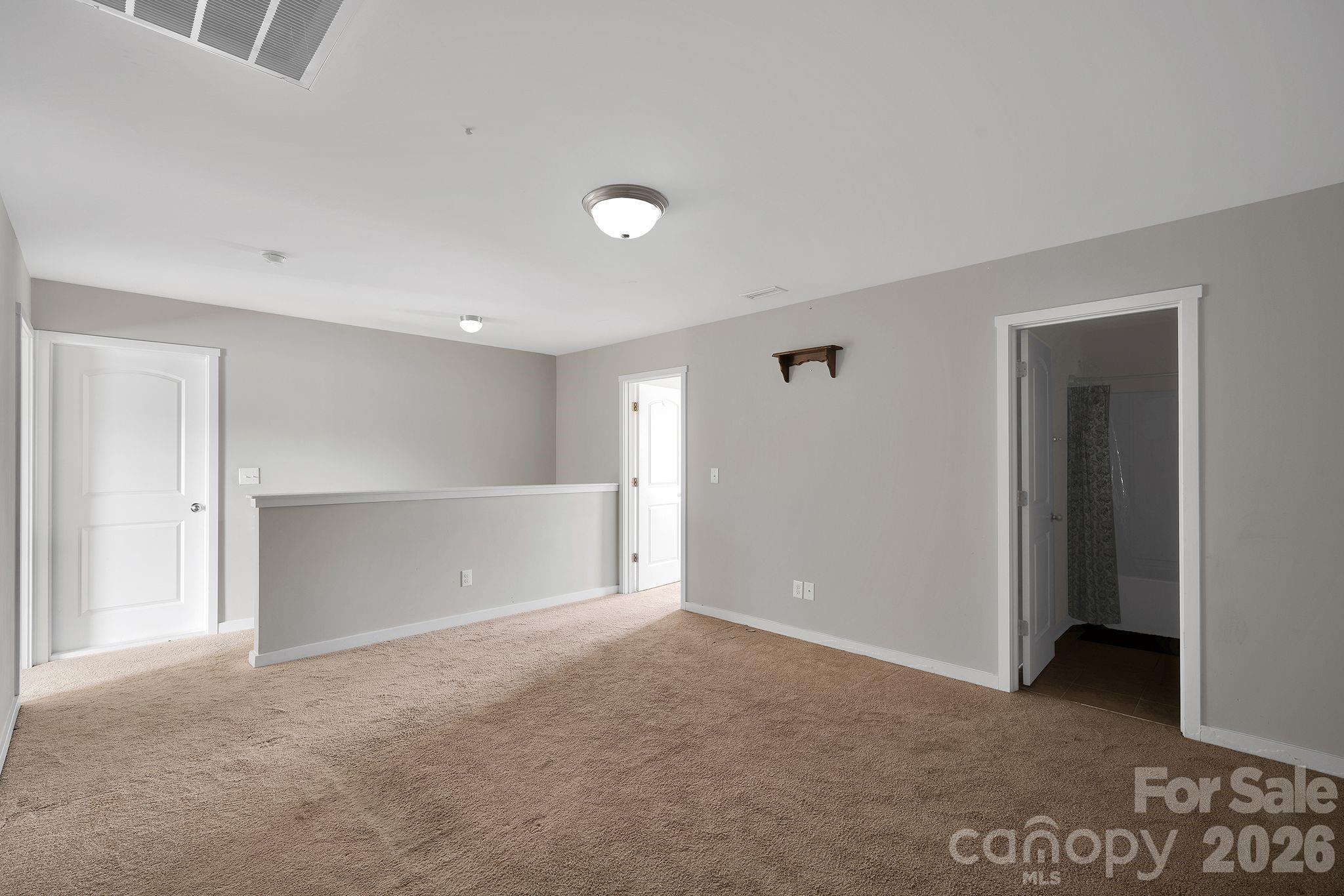 433 Battery Circle — Clover