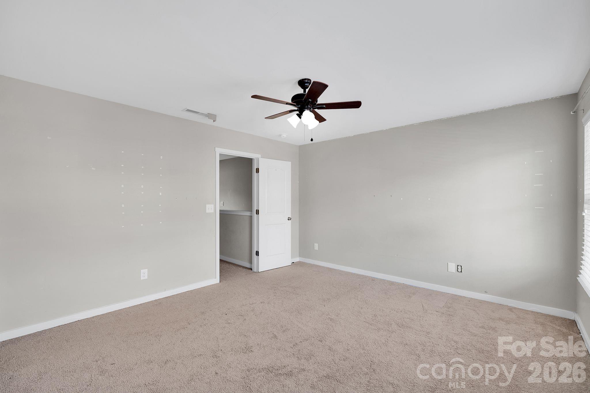 433 Battery Circle — Clover