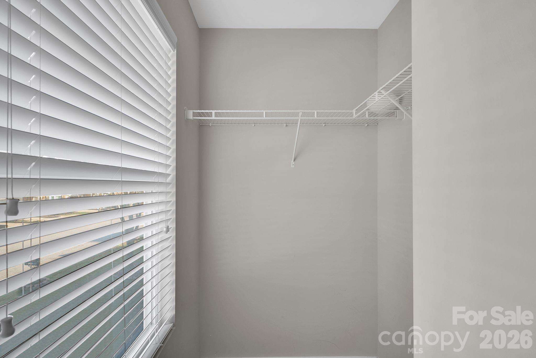 433 Battery Circle — Clover