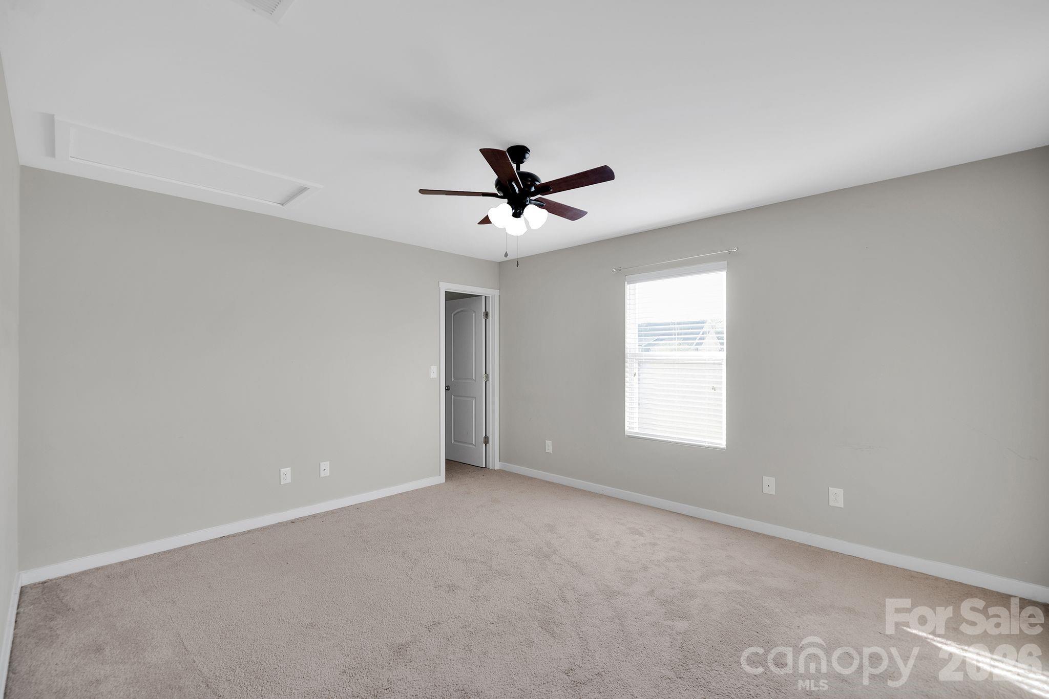 433 Battery Circle — Clover