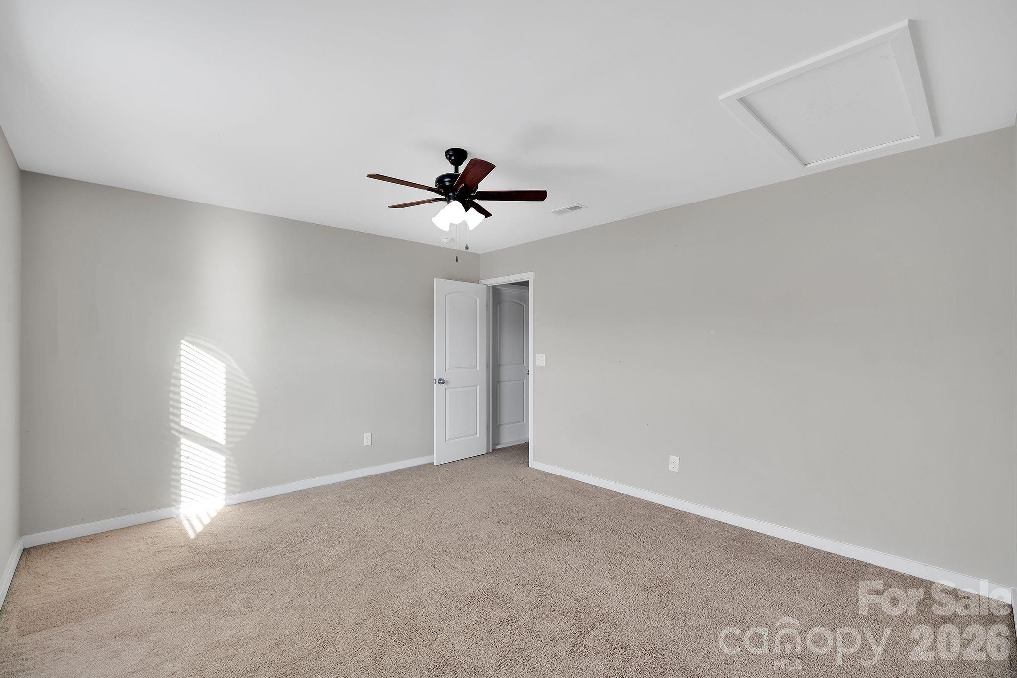 433 Battery Circle — Clover