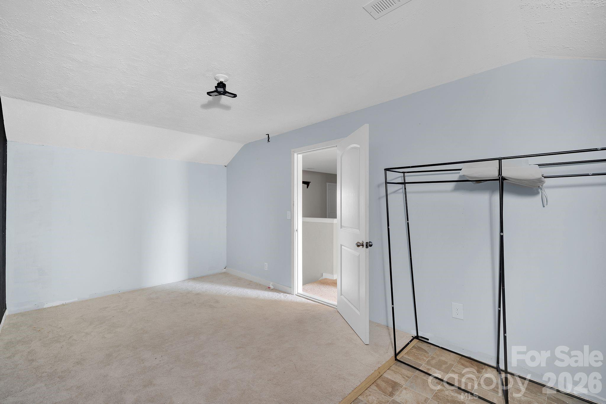 433 Battery Circle — Clover