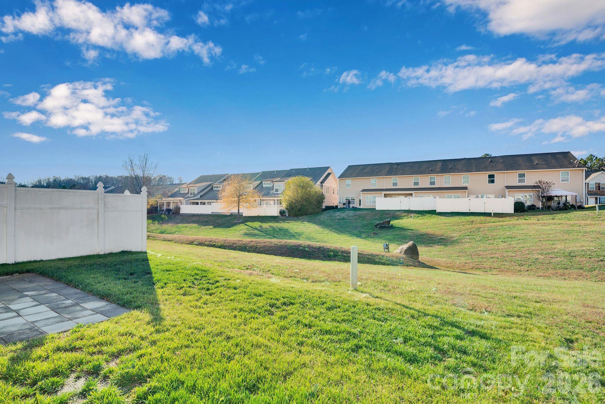 433 Battery Circle — Clover