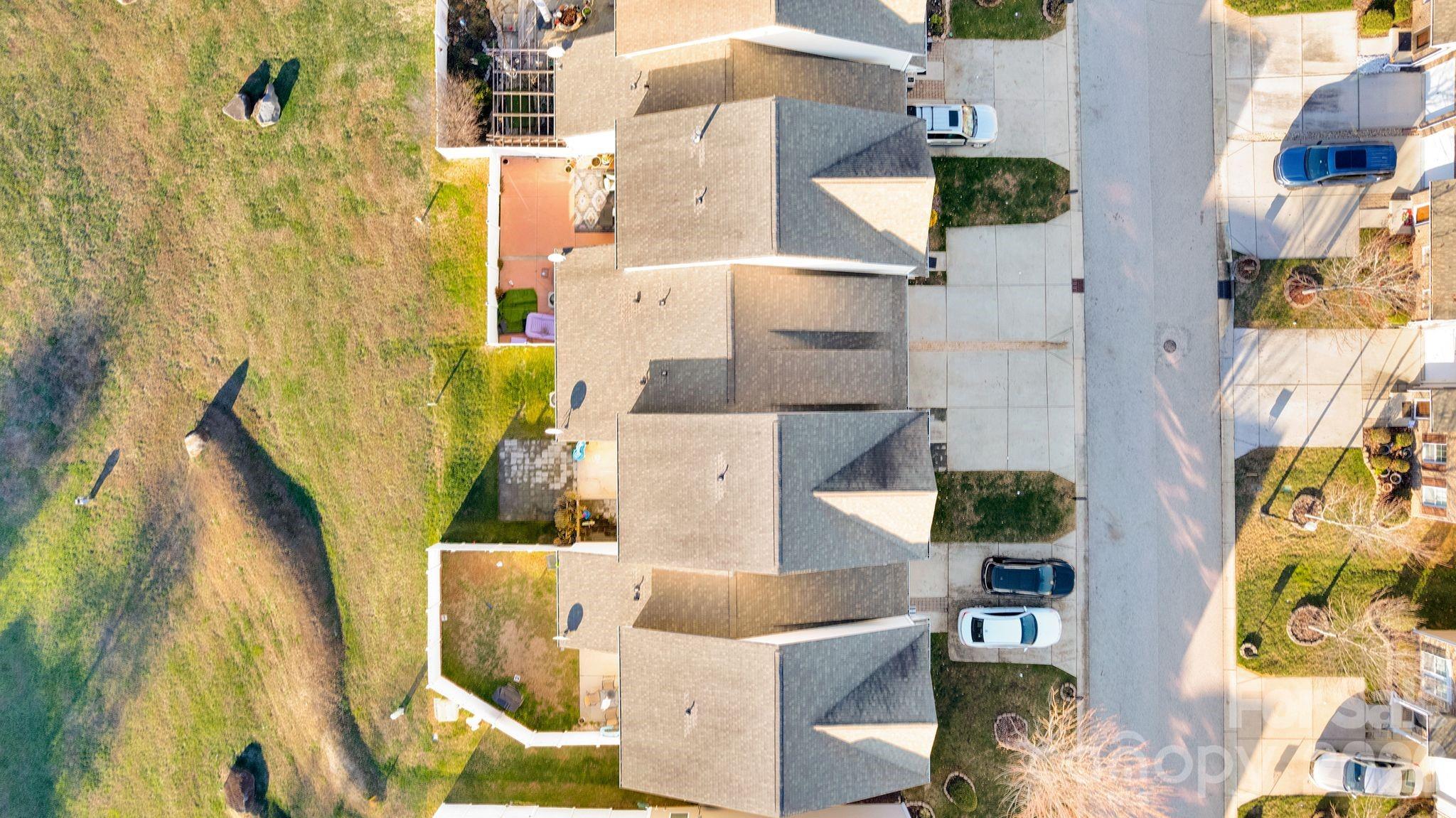 433 Battery Circle — Clover
