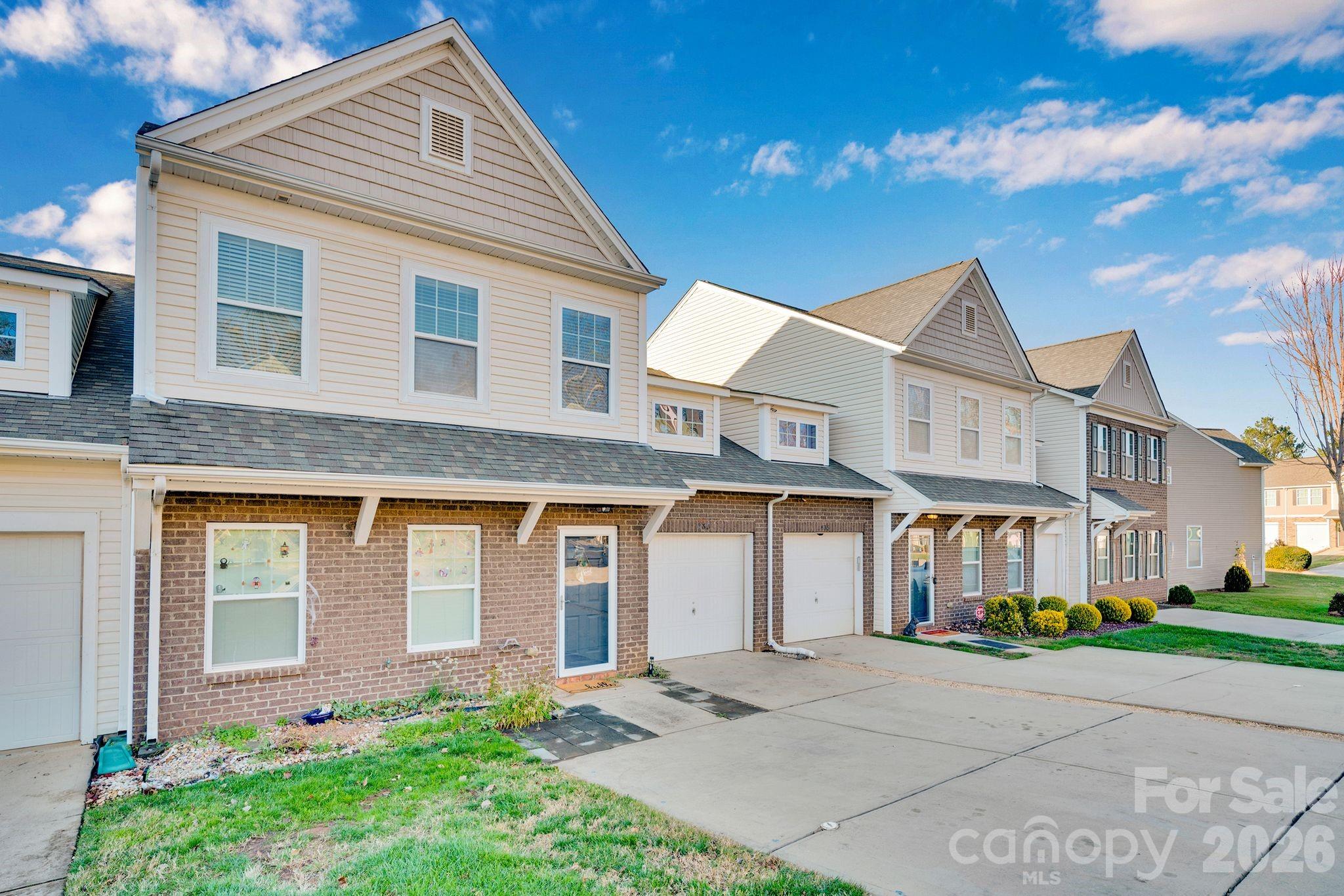 433 Battery Circle — Clover