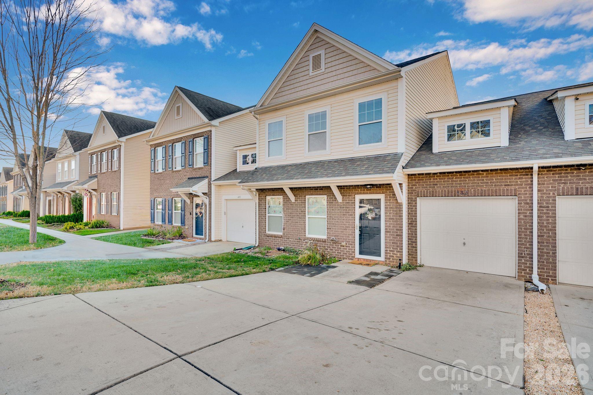 433 Battery Circle — Clover