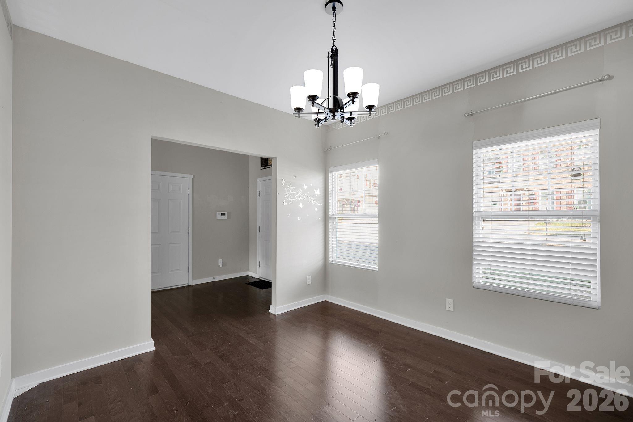 433 Battery Circle — Clover