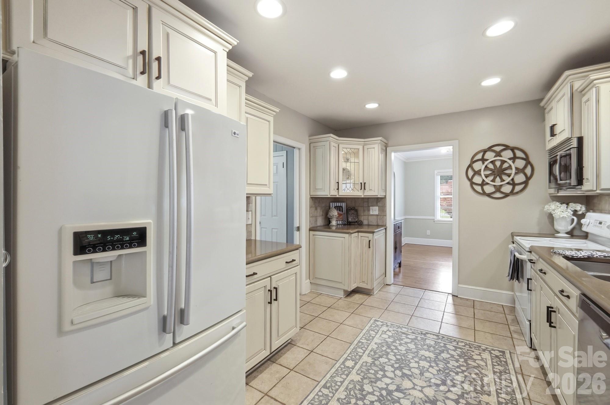 7919 Linda Lake Drive — Charlotte