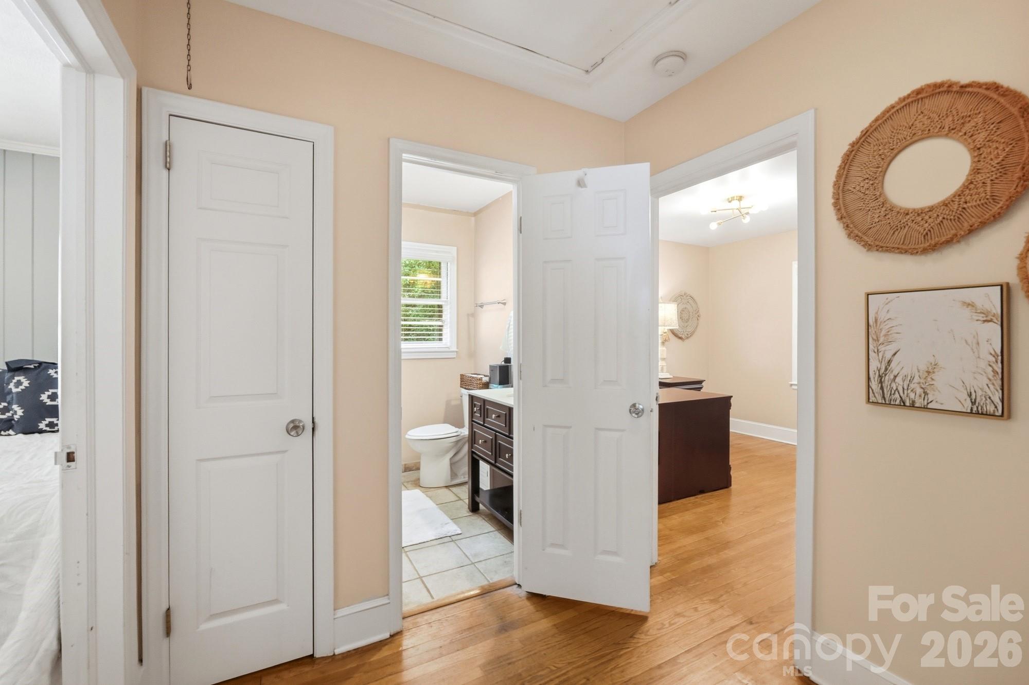 7919 Linda Lake Drive — Charlotte