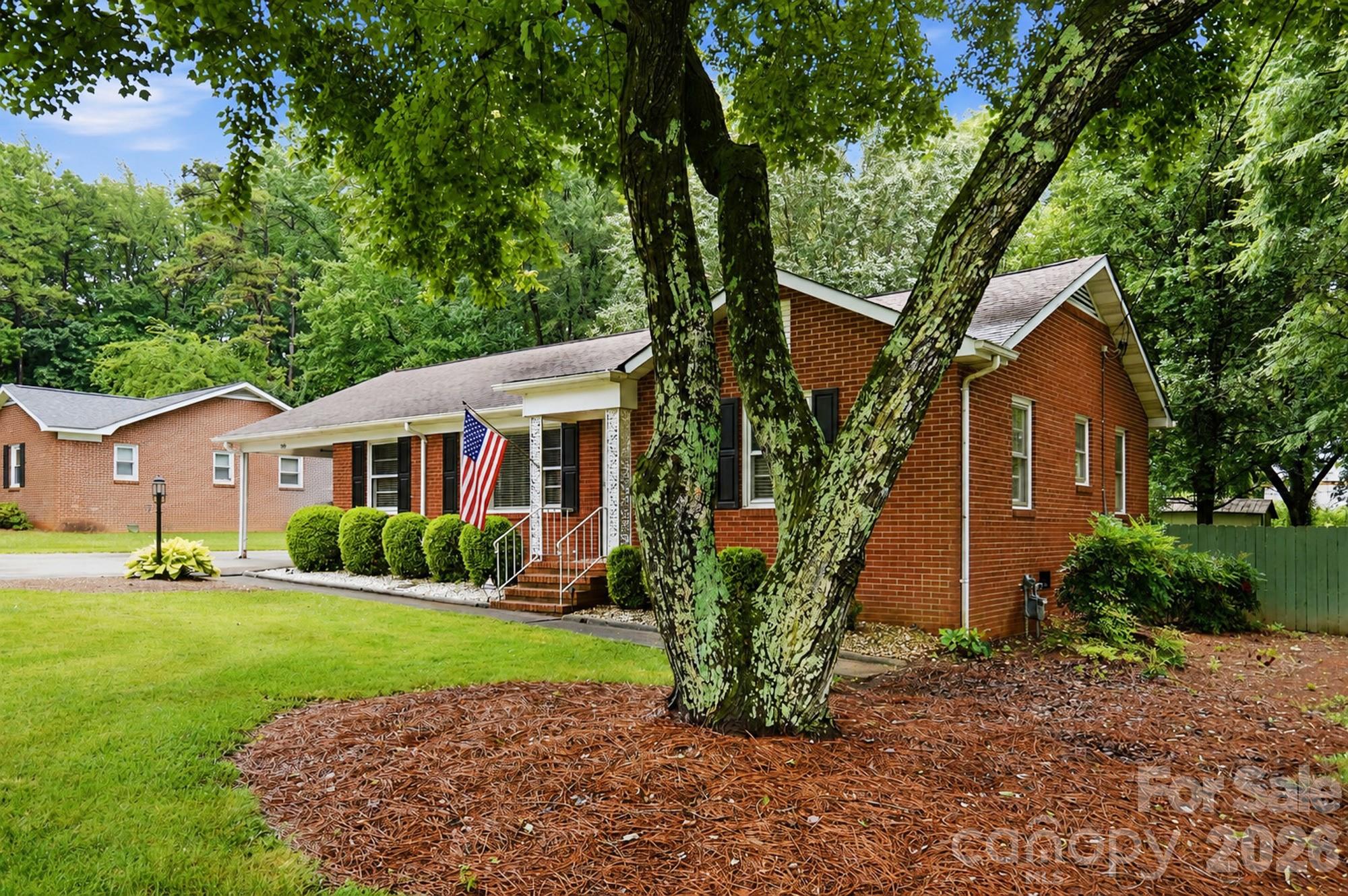 7919 Linda Lake Drive — Charlotte