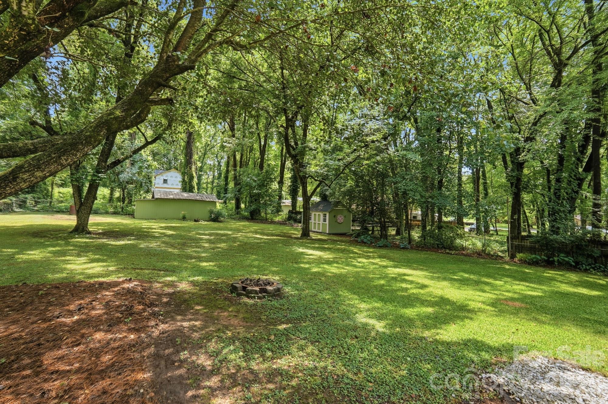7919 Linda Lake Drive — Charlotte