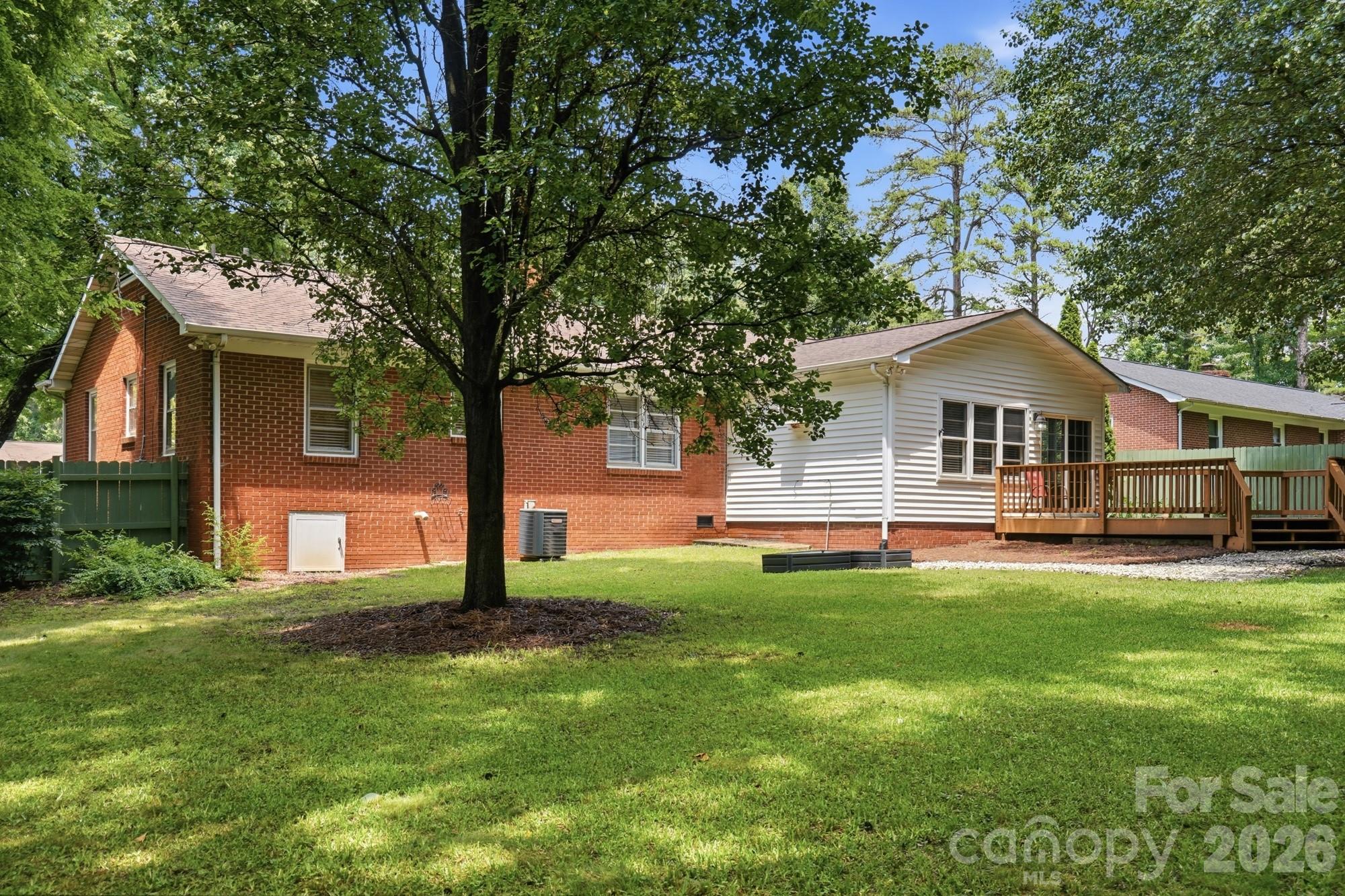 7919 Linda Lake Drive — Charlotte