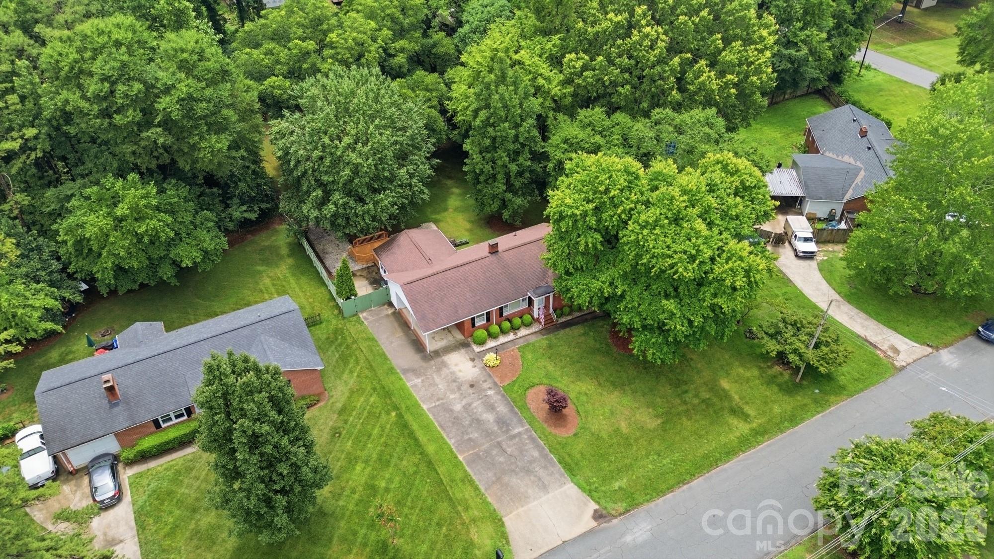 7919 Linda Lake Drive — Charlotte