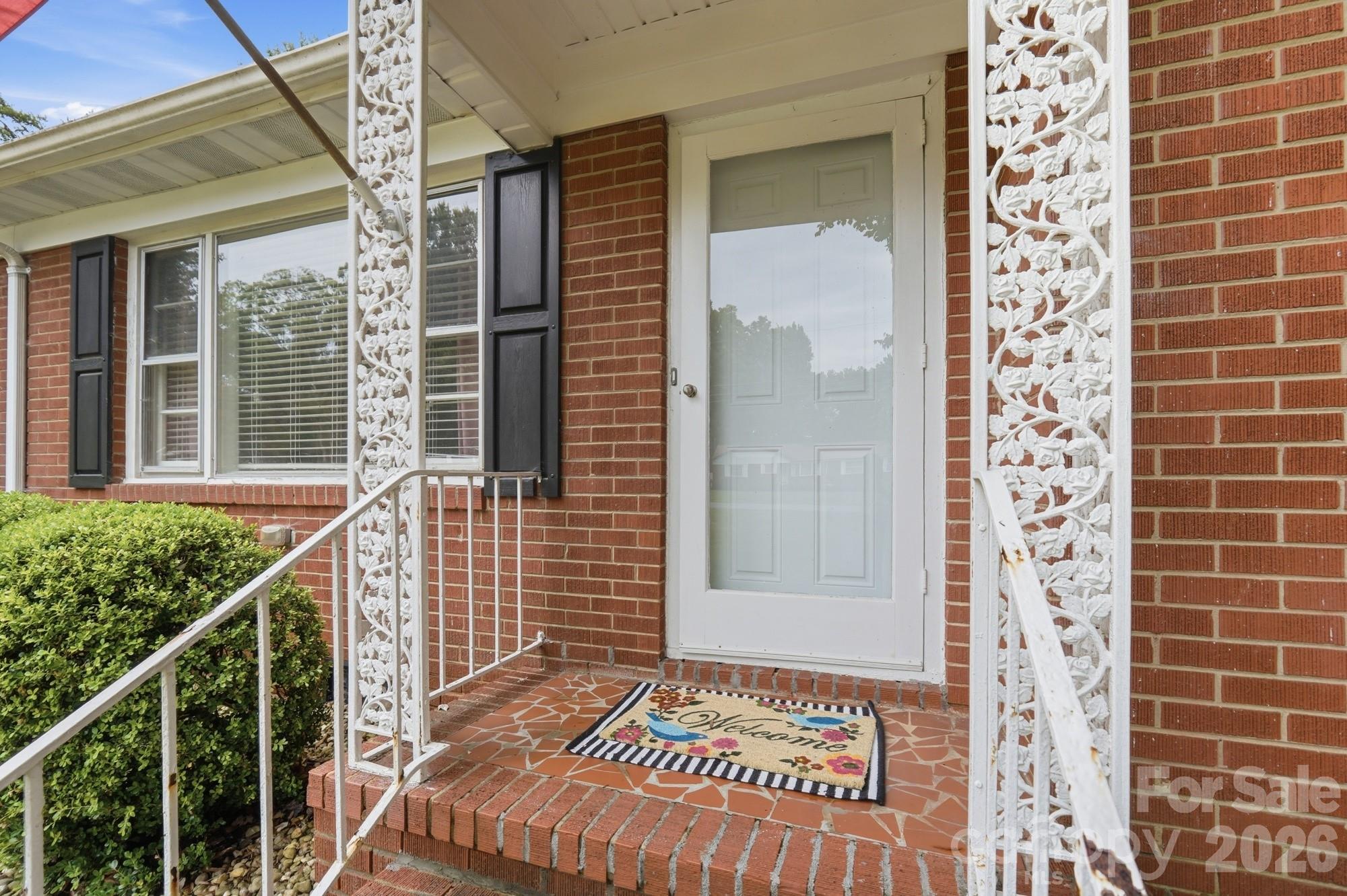 7919 Linda Lake Drive — Charlotte