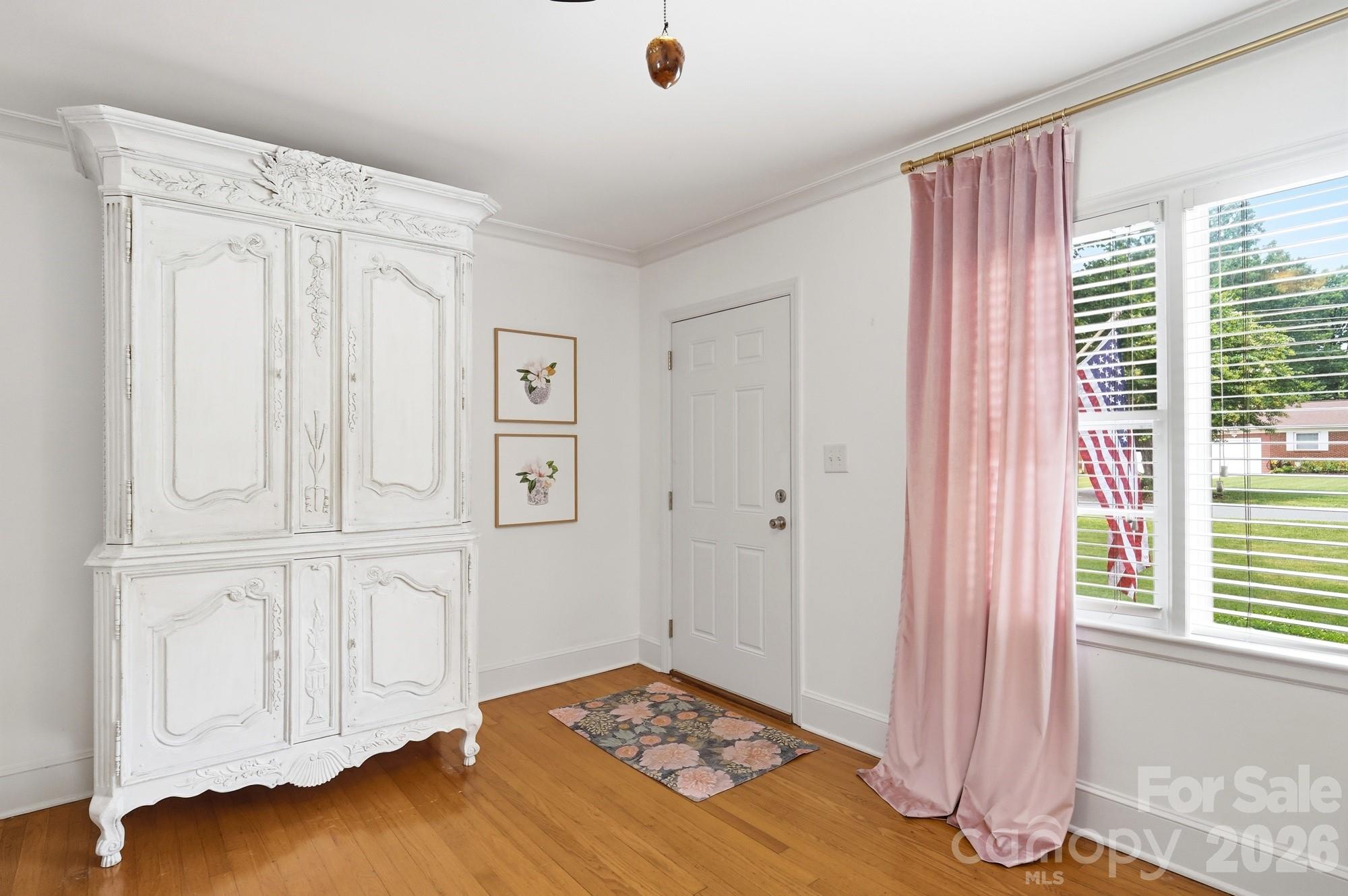 7919 Linda Lake Drive — Charlotte