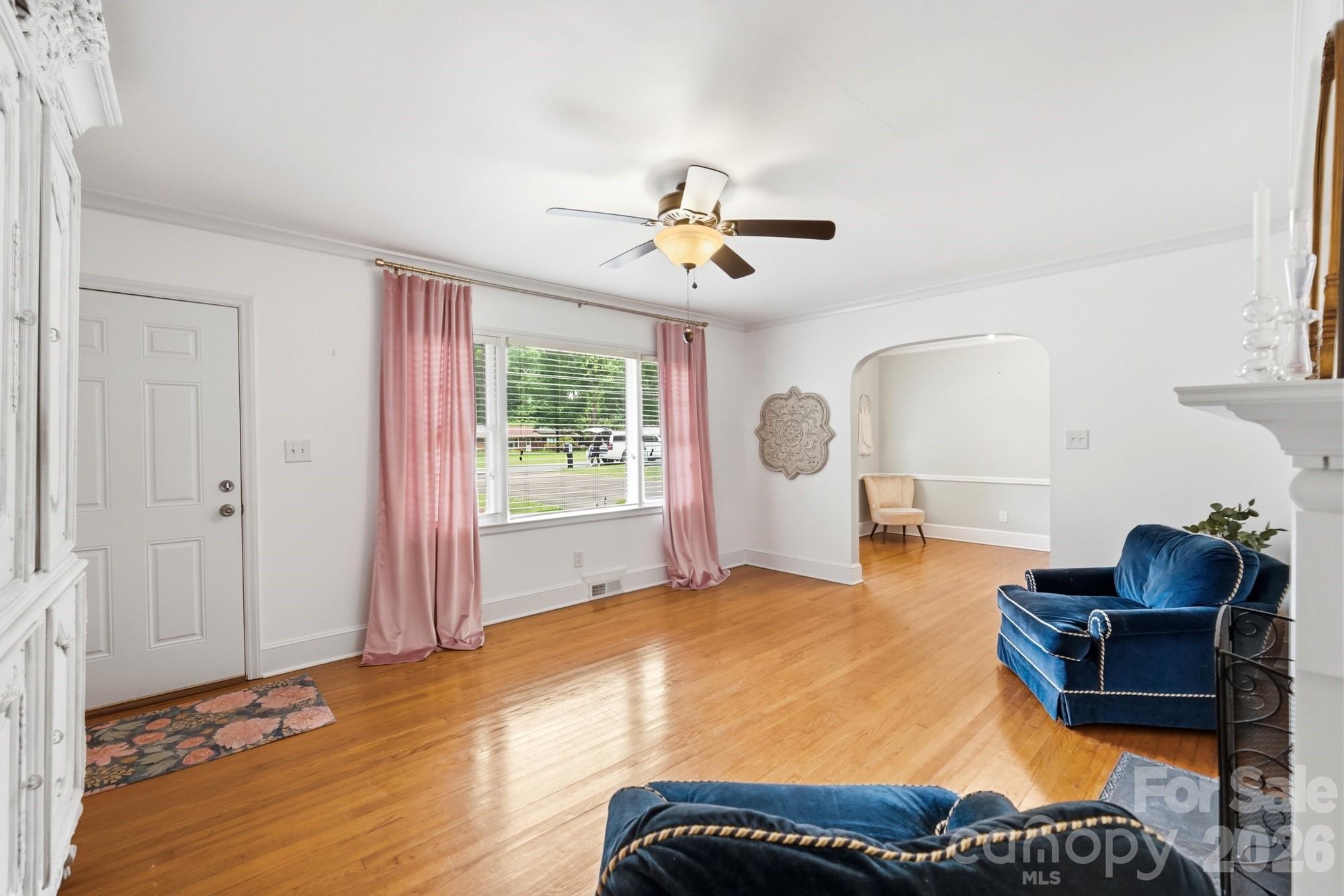 7919 Linda Lake Drive — Charlotte