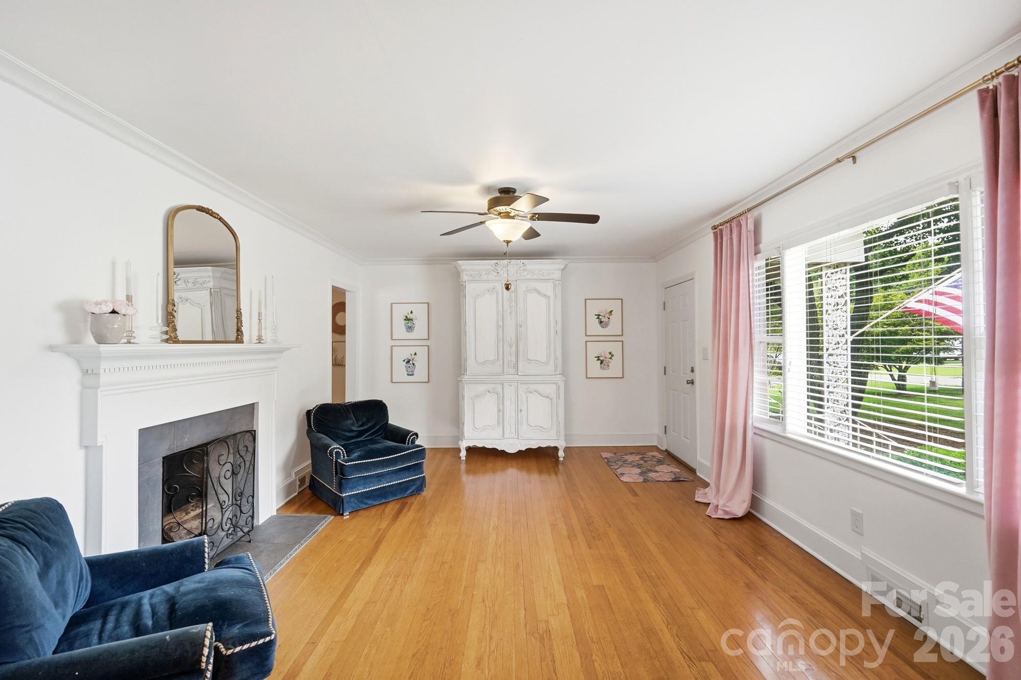 7919 Linda Lake Drive — Charlotte