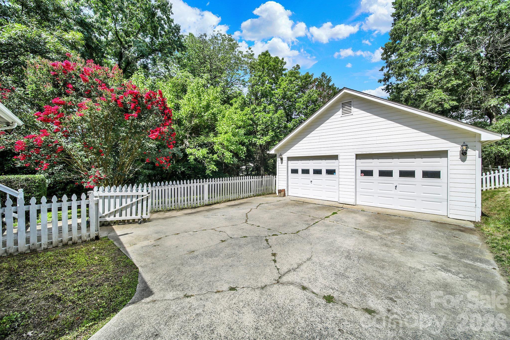 6400 Harrison Road — Charlotte