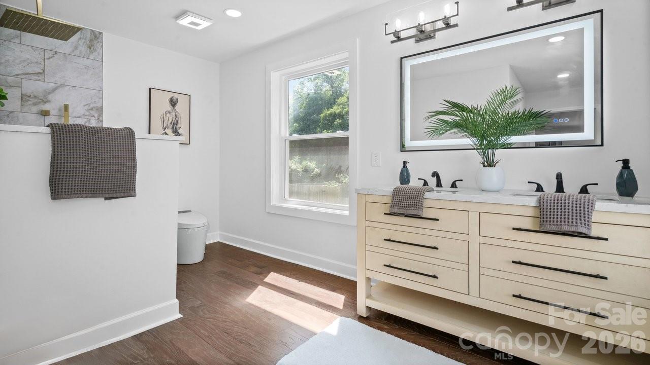 4115 N Sharon Amity Road — Charlotte