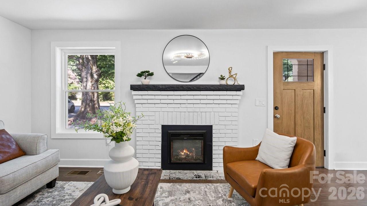 4115 N Sharon Amity Road — Charlotte