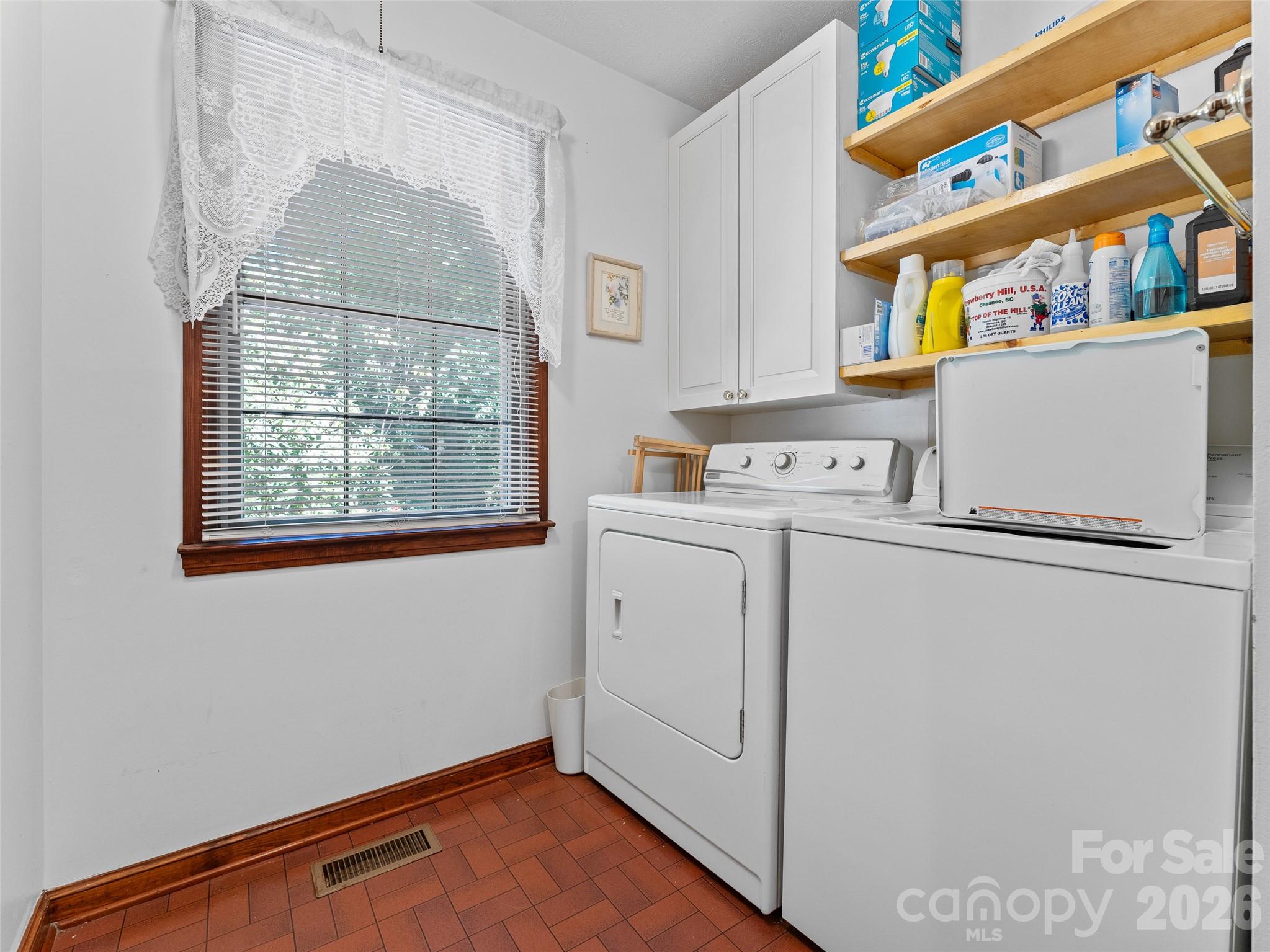 3 Westbridge Drive — Hendersonville