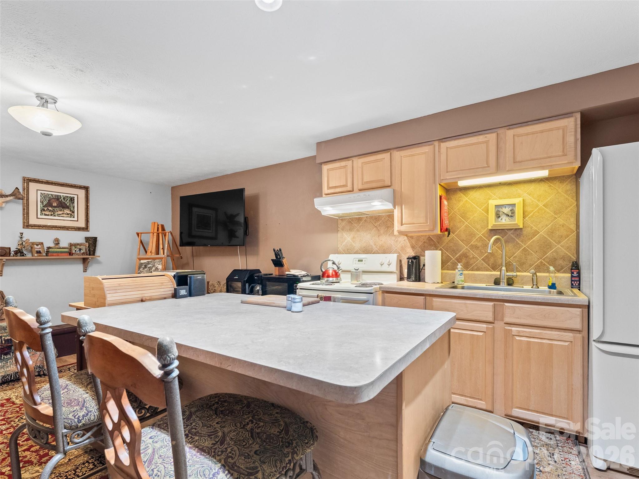 3 Westbridge Drive — Hendersonville