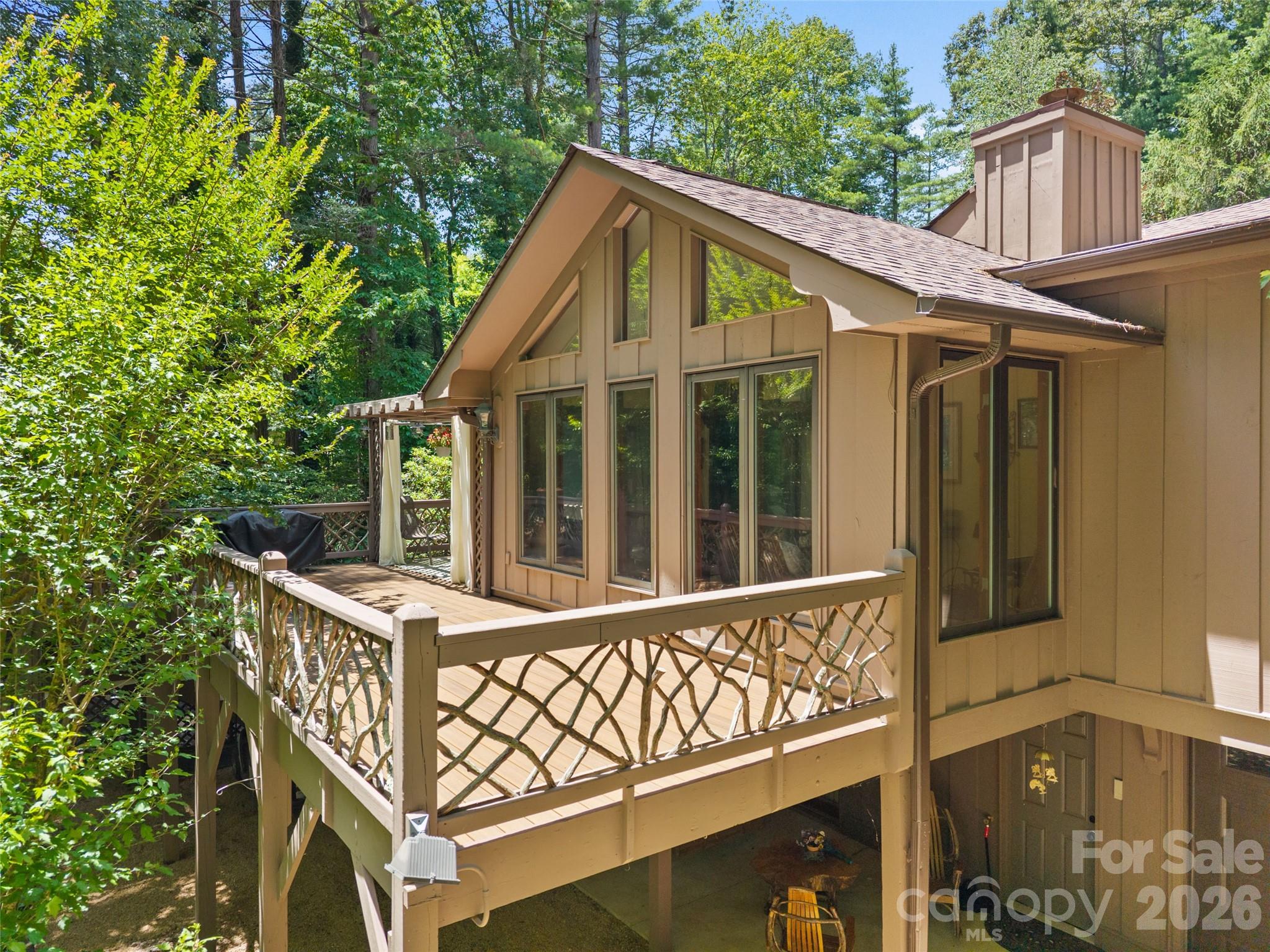 3 Westbridge Drive — Hendersonville