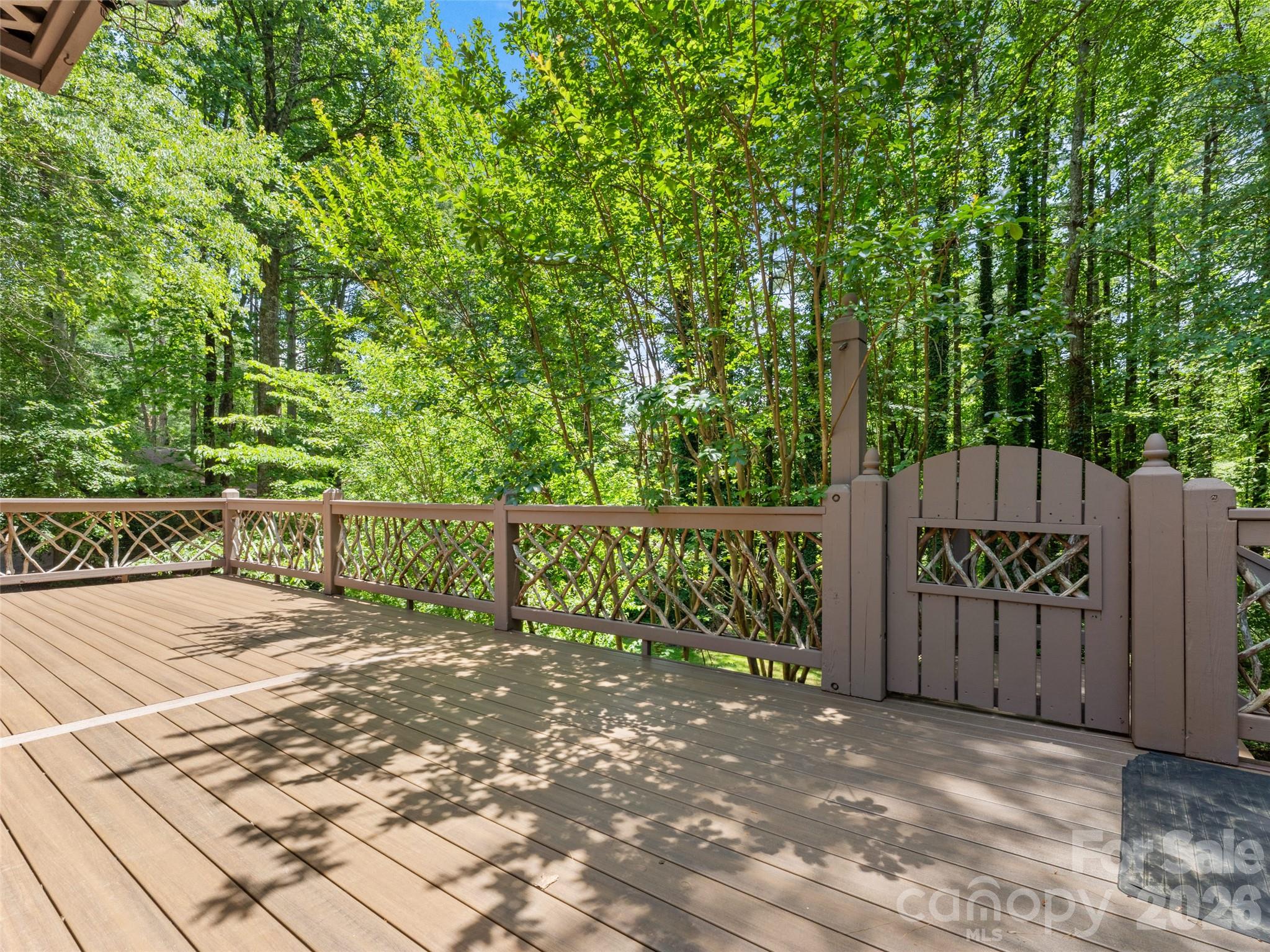 3 Westbridge Drive — Hendersonville