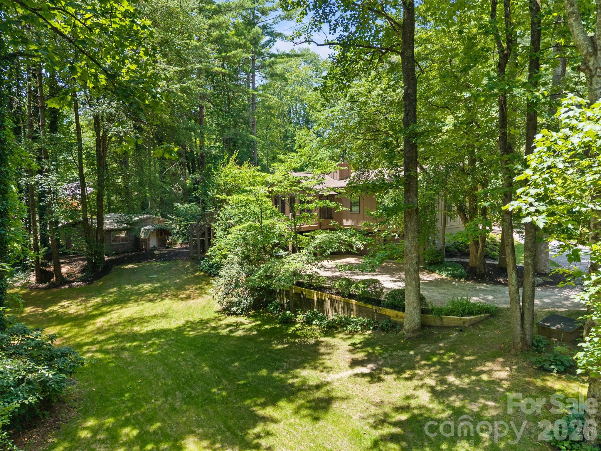 3 Westbridge Drive — Hendersonville