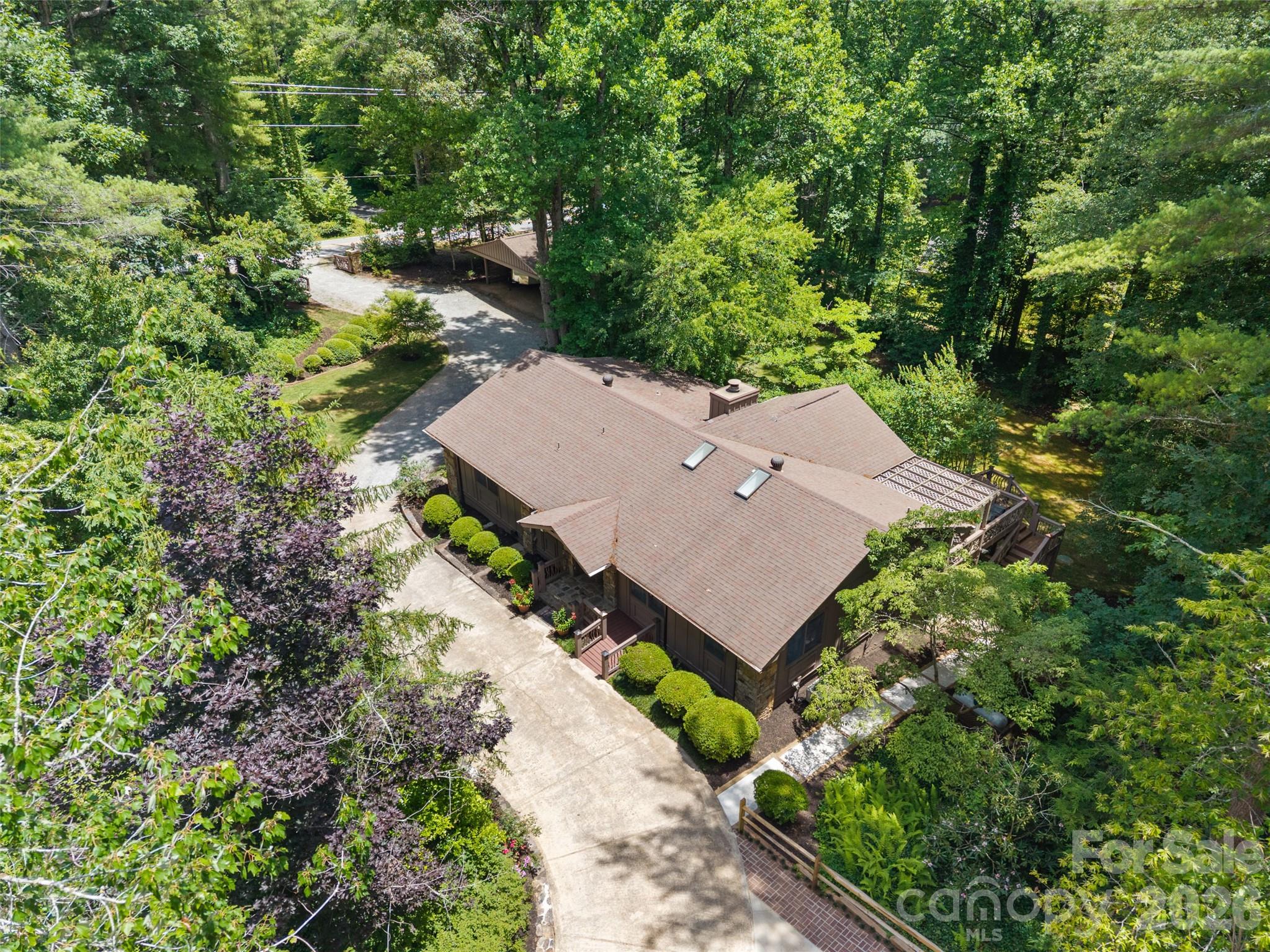 3 Westbridge Drive — Hendersonville