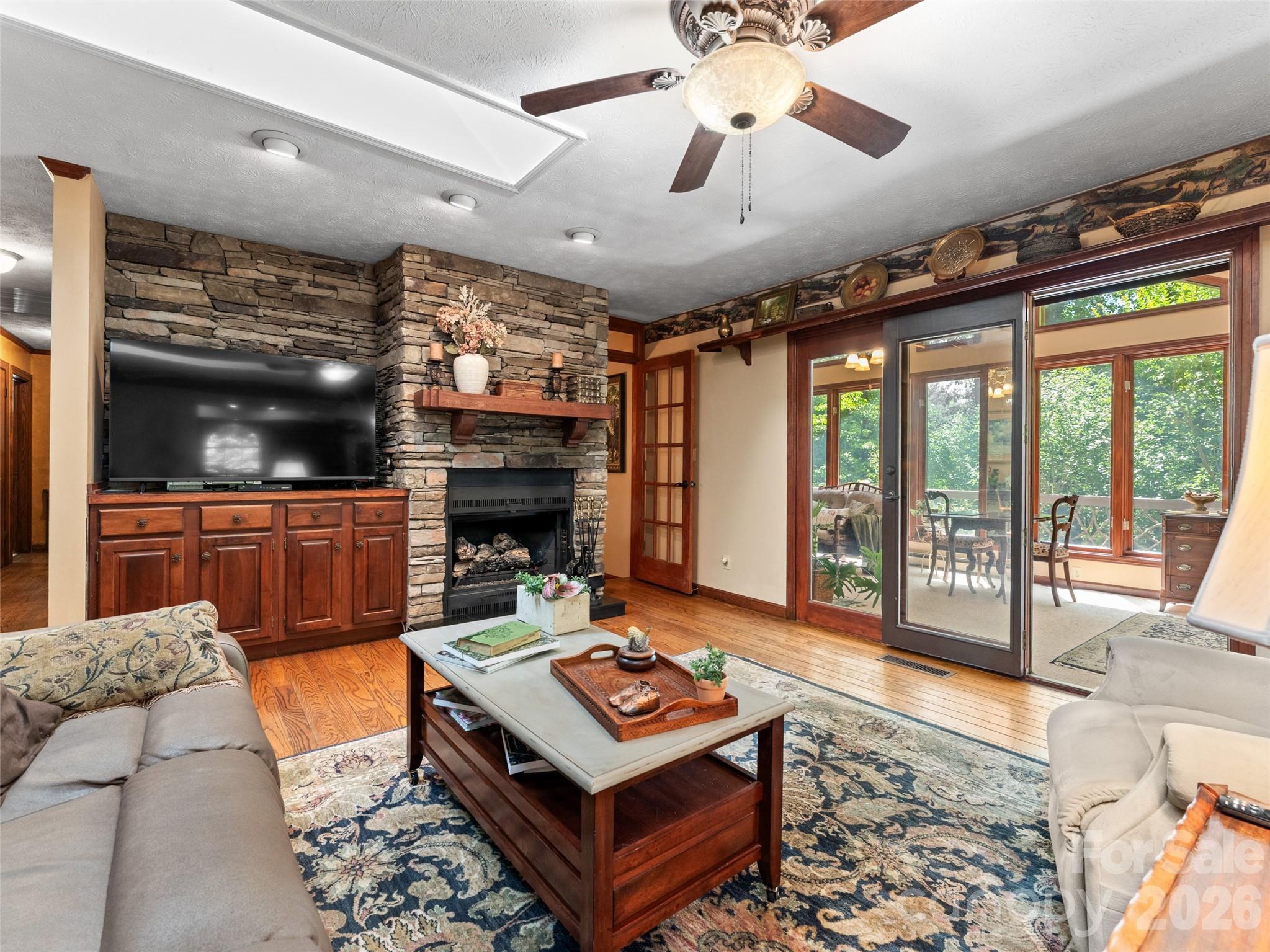 3 Westbridge Drive — Hendersonville