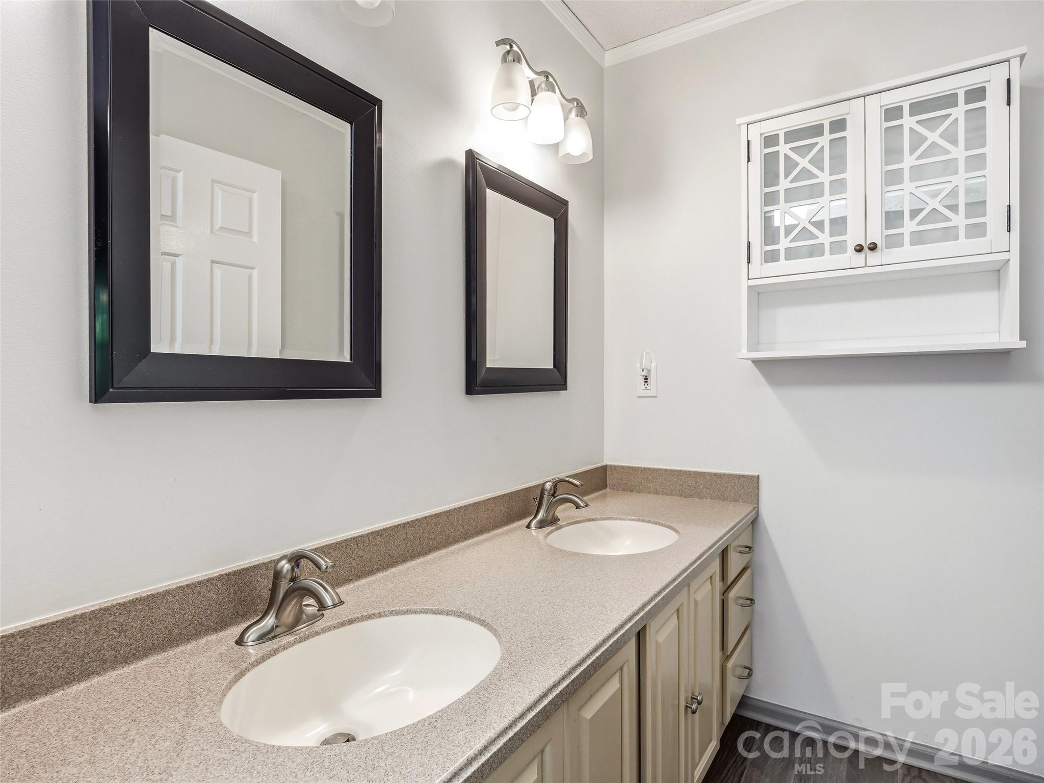 206 Camellia Way — Laurel Park