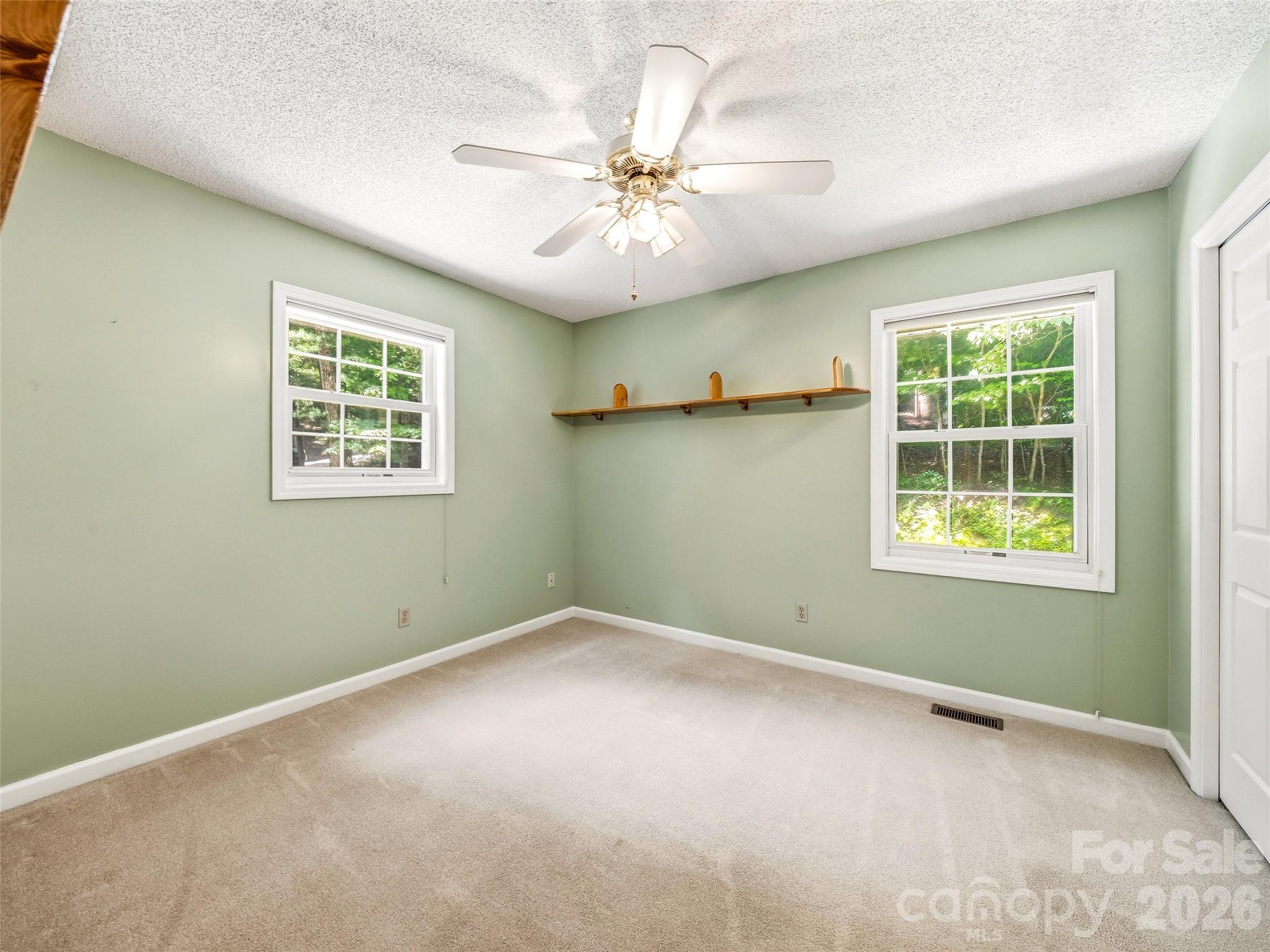 206 Camellia Way — Laurel Park