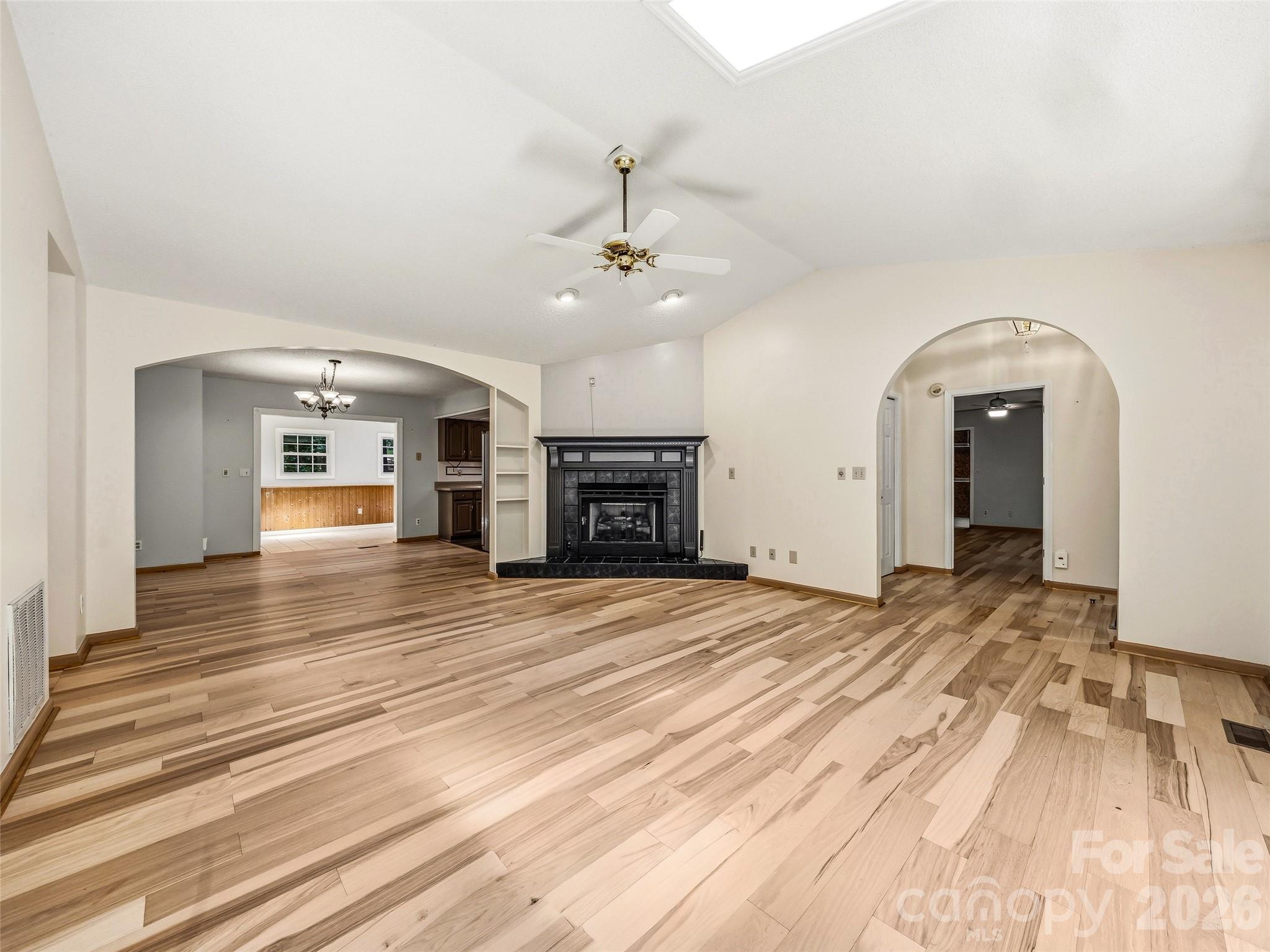 206 Camellia Way — Laurel Park