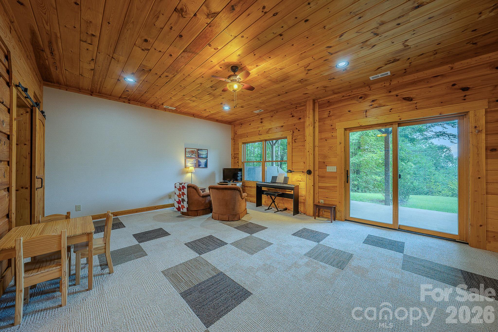 1016 Horizon Trail — Nebo