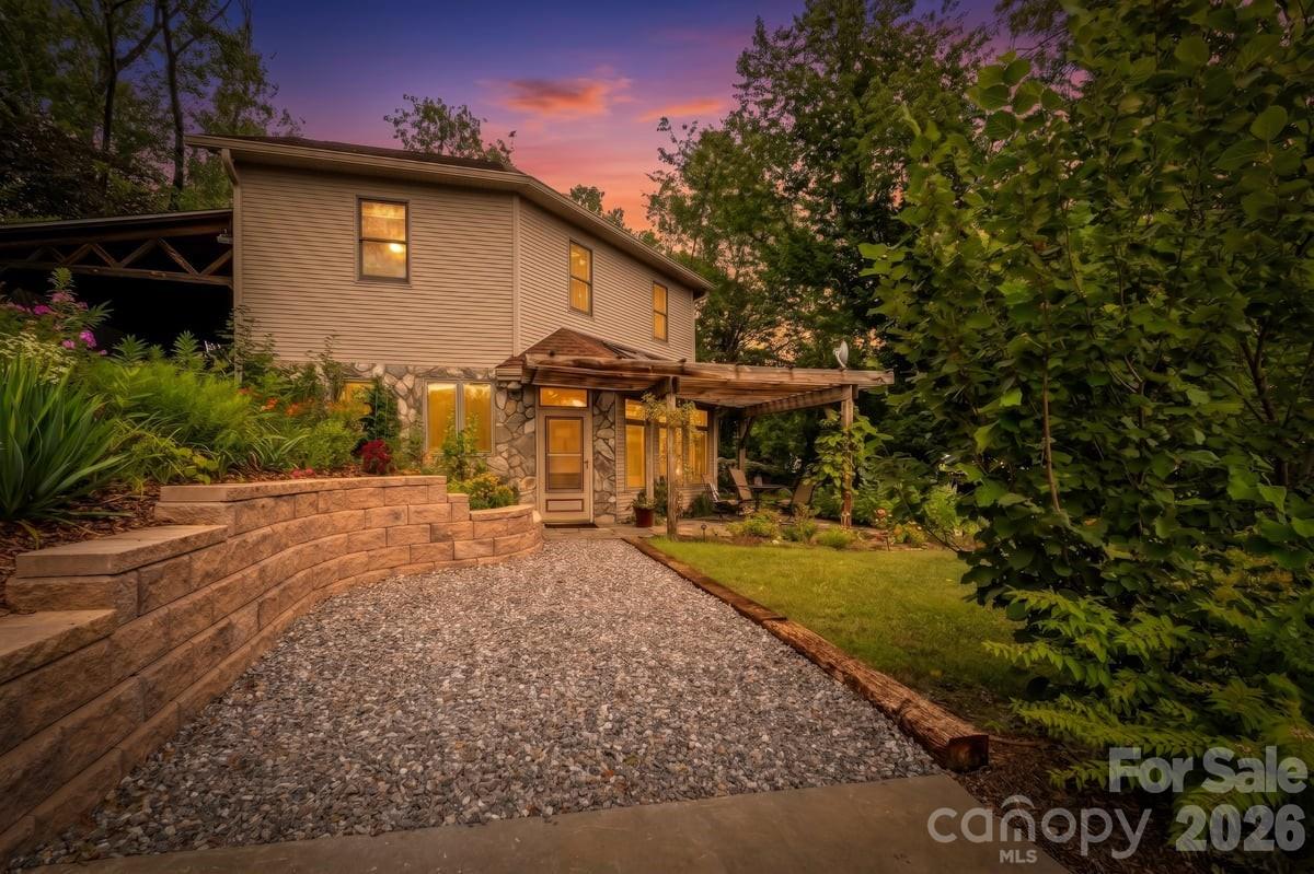 96 Woodrow Avenue — Asheville