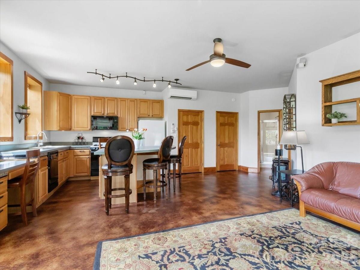 96 Woodrow Avenue — Asheville
