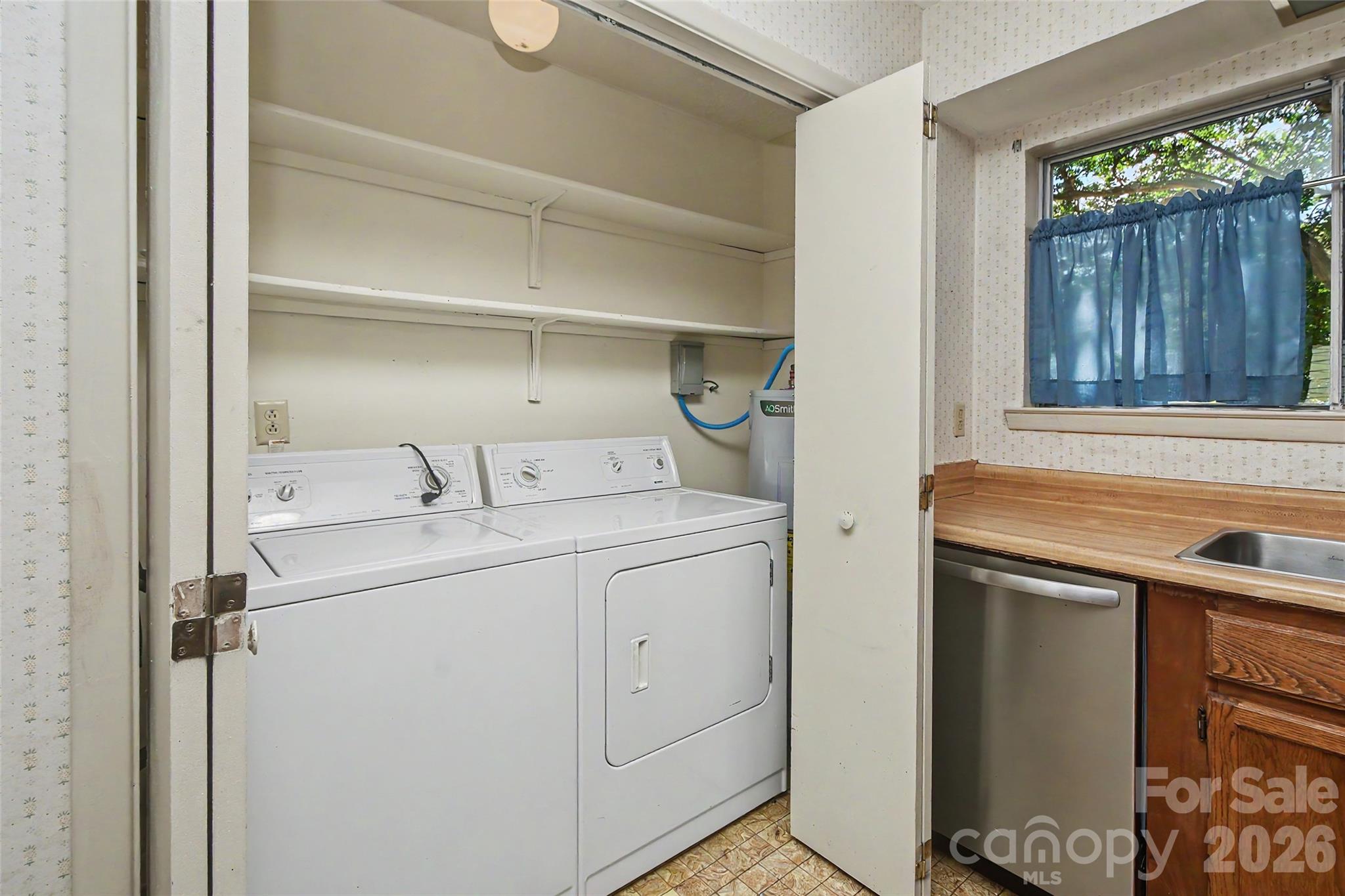 807 Sardis Cove Drive — Charlotte