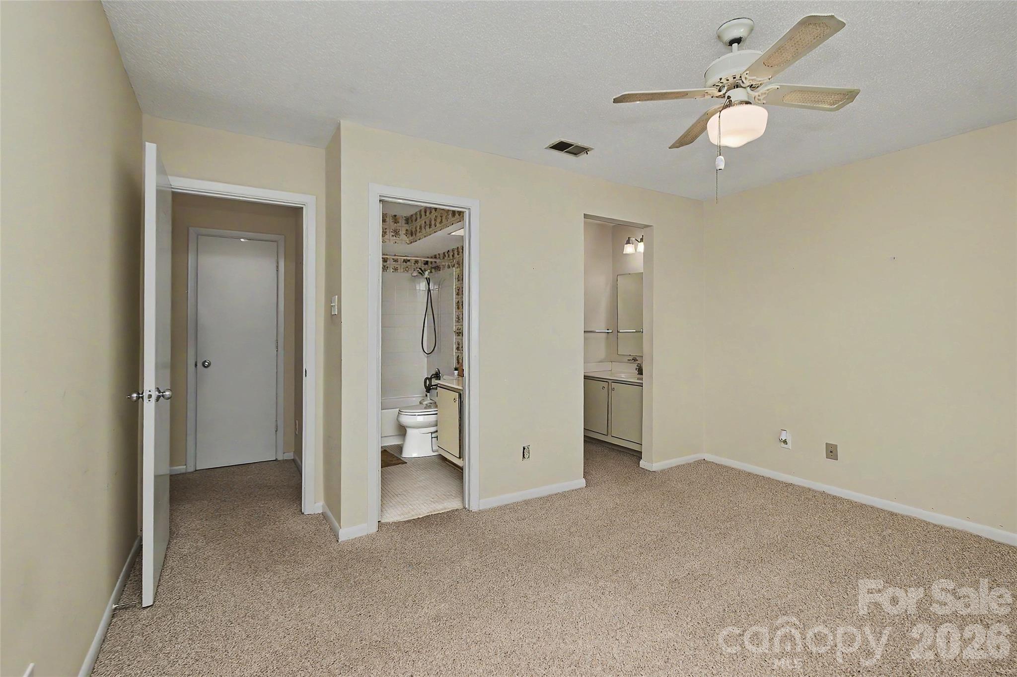 807 Sardis Cove Drive — Charlotte