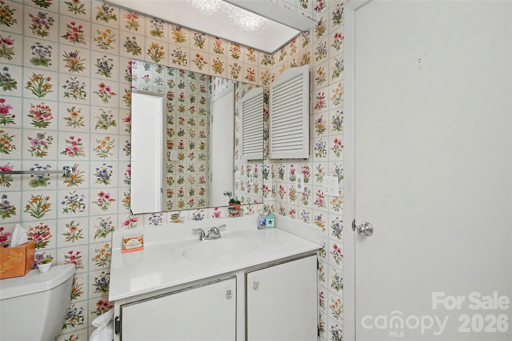 807 Sardis Cove Drive — Charlotte