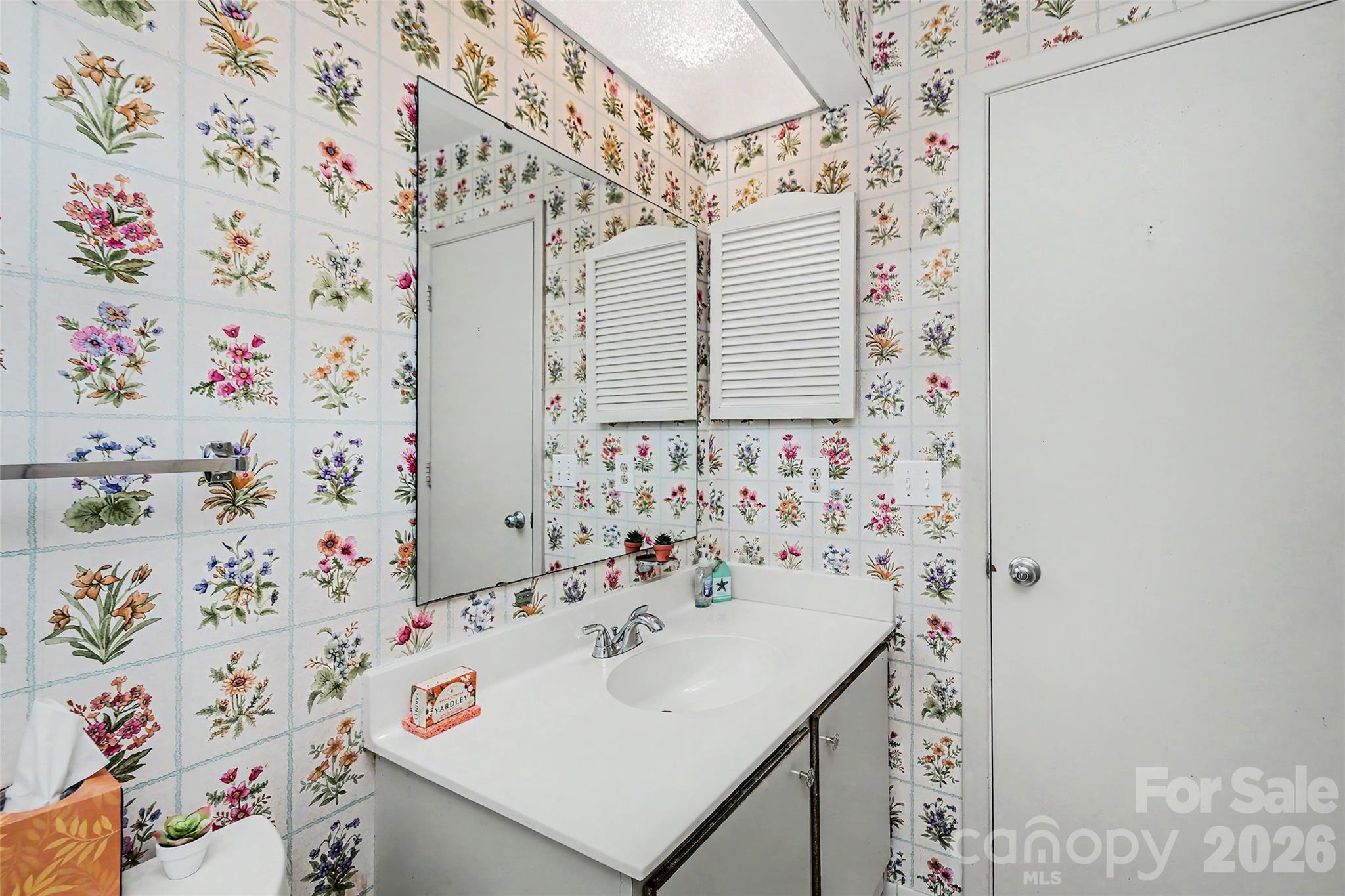 807 Sardis Cove Drive — Charlotte