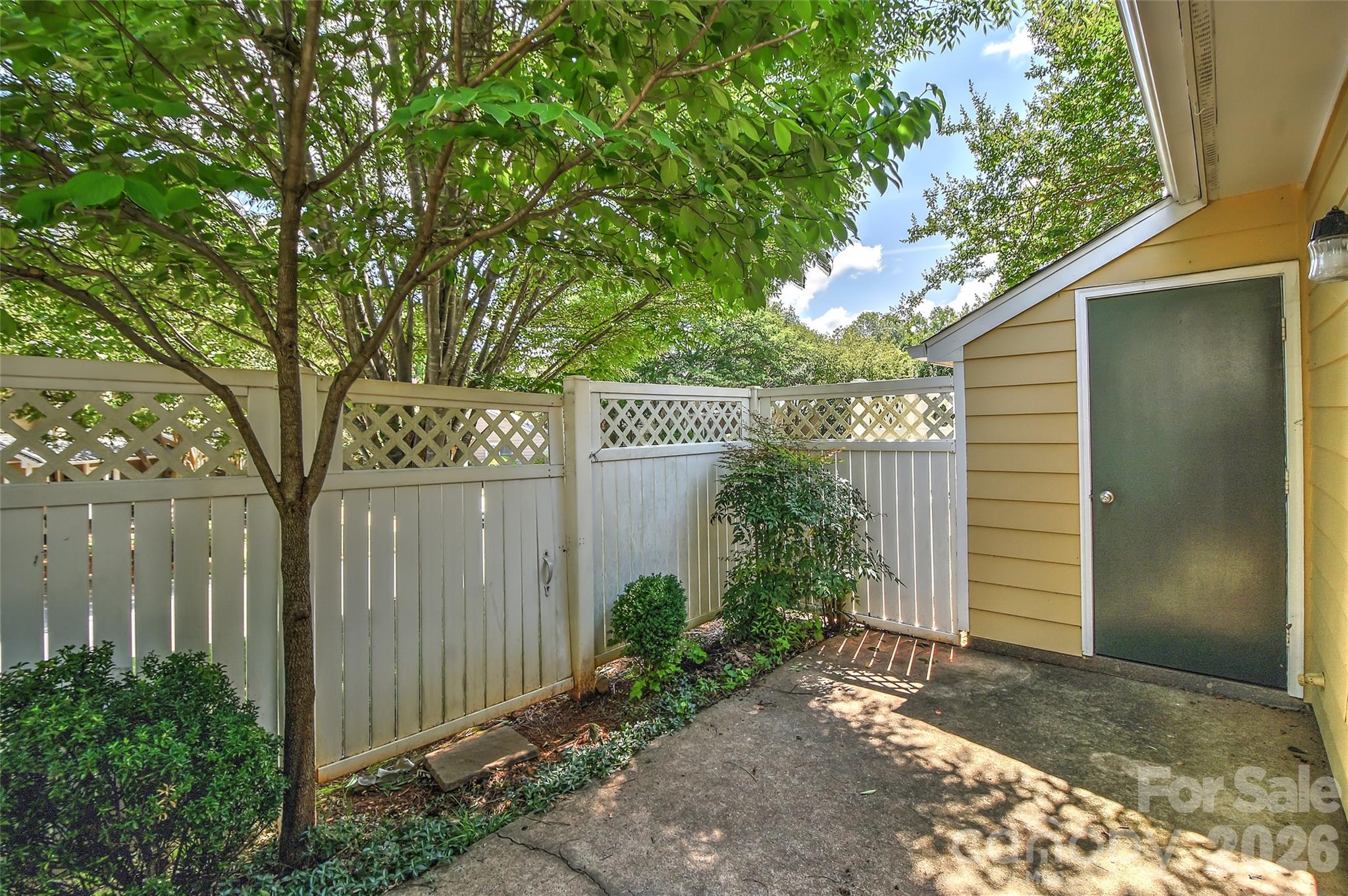 807 Sardis Cove Drive — Charlotte