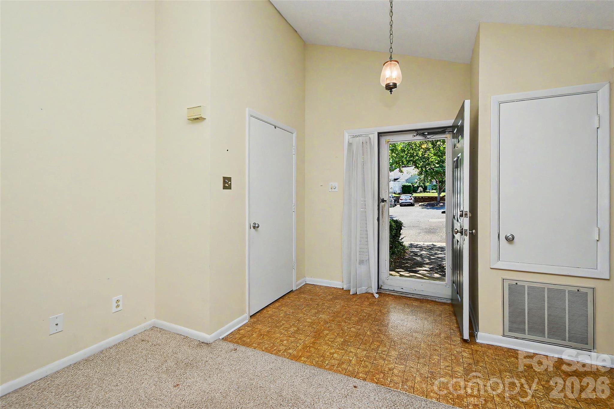 807 Sardis Cove Drive — Charlotte