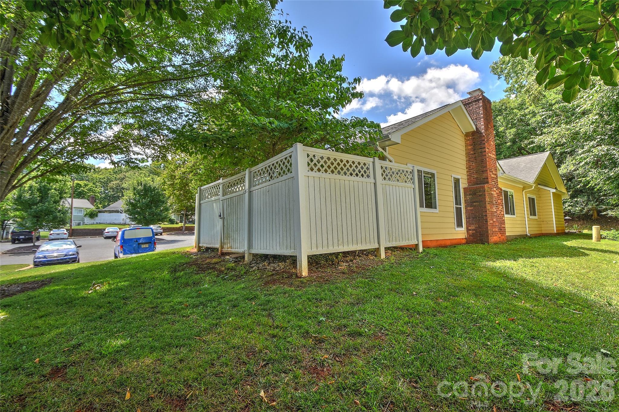 807 Sardis Cove Drive — Charlotte