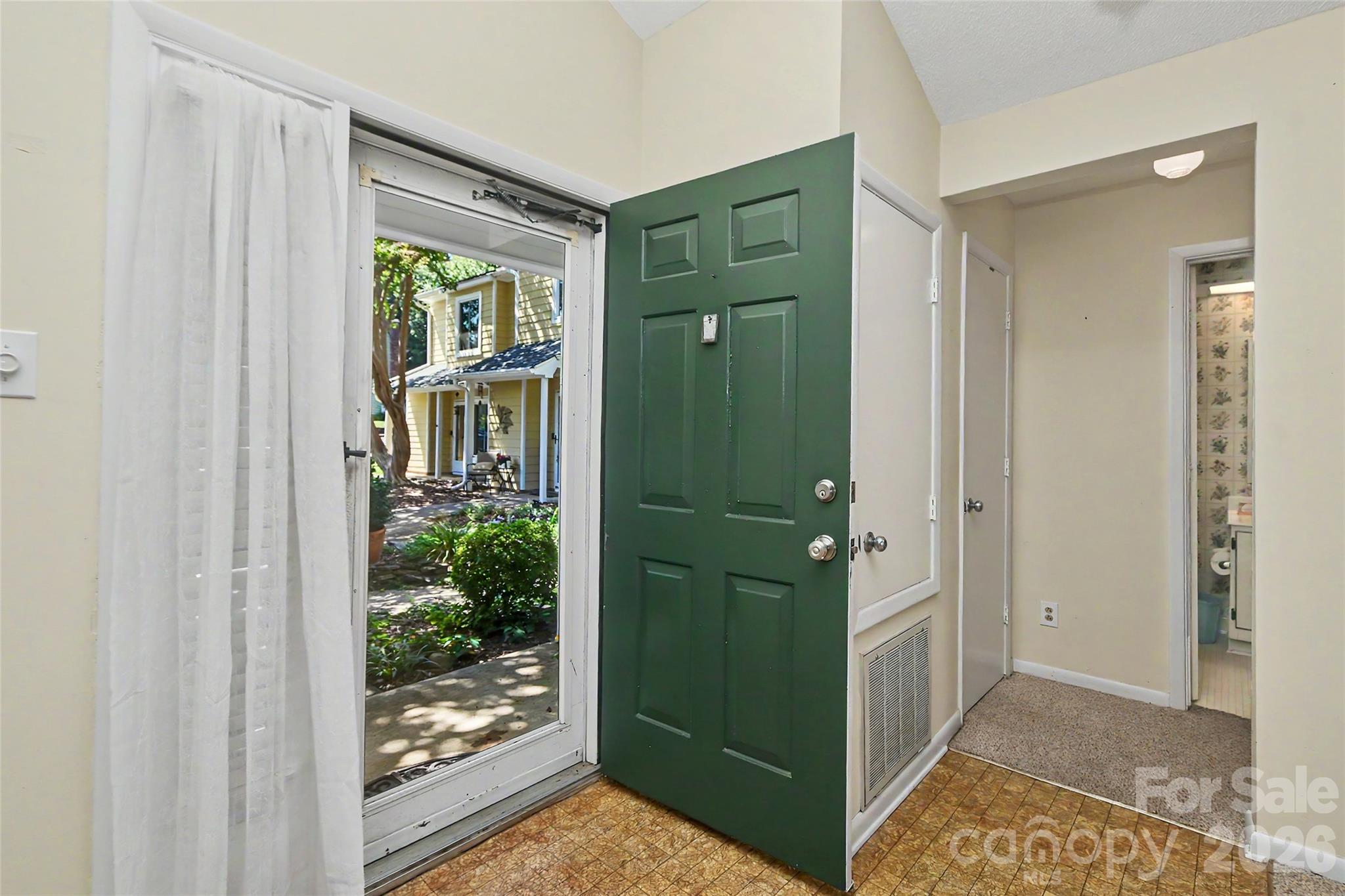 807 Sardis Cove Drive — Charlotte