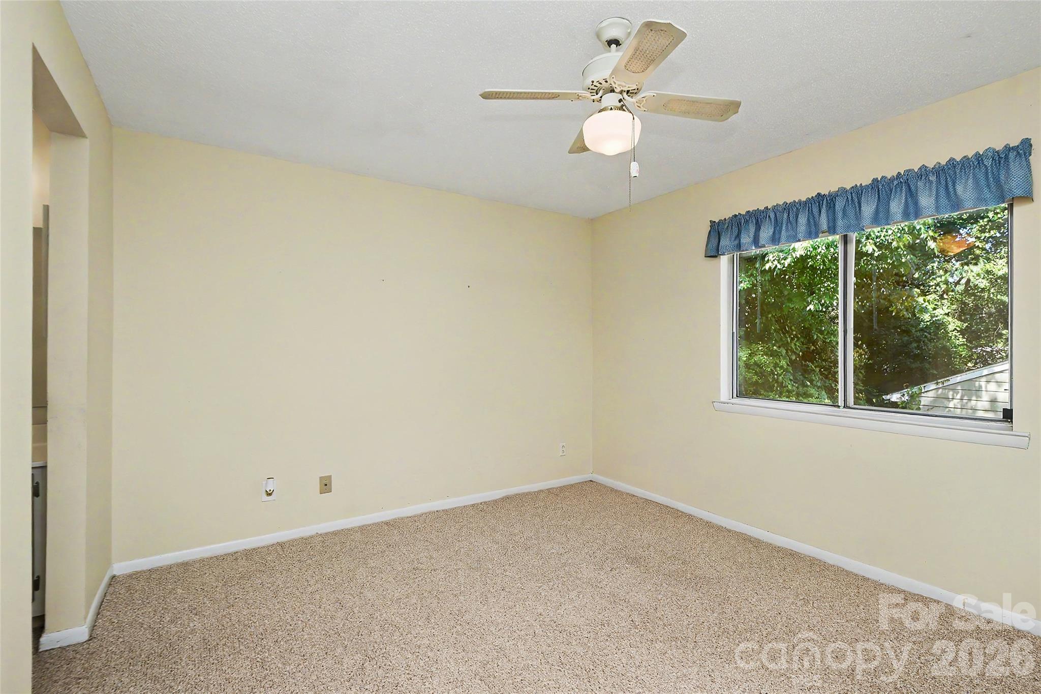 807 Sardis Cove Drive — Charlotte