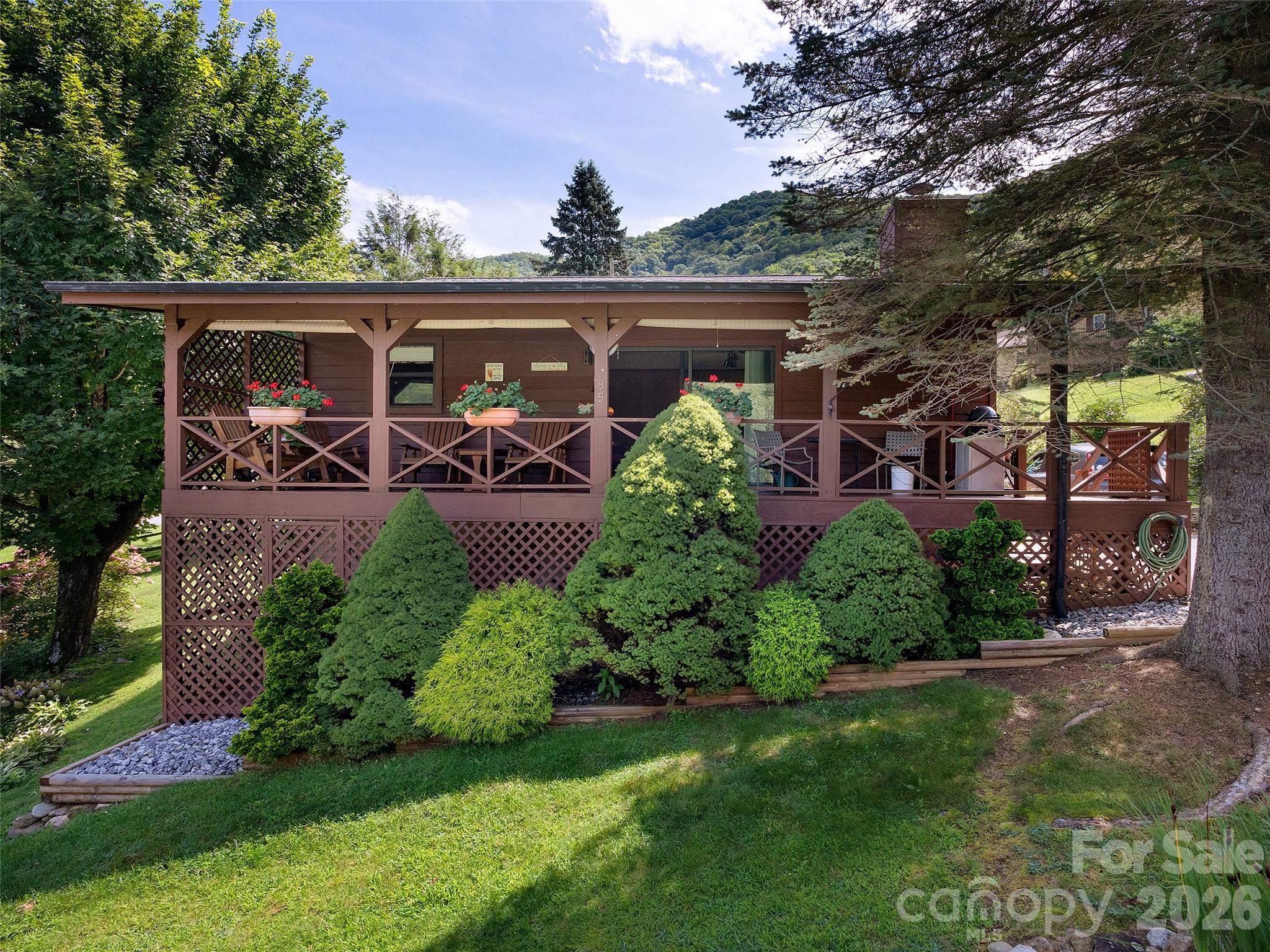 85 Hillcrest Road — Maggie Valley